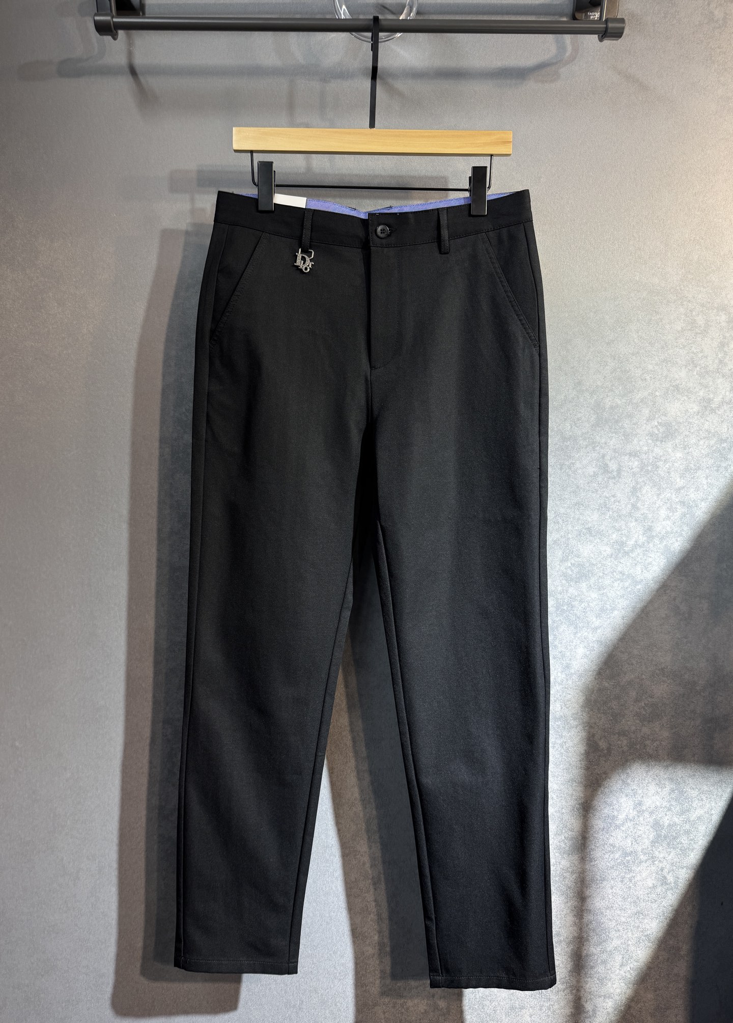 “DIOR Dio 2025 Men’s Classic British Style Pants with Unique Design and High Quality” - 图片 2