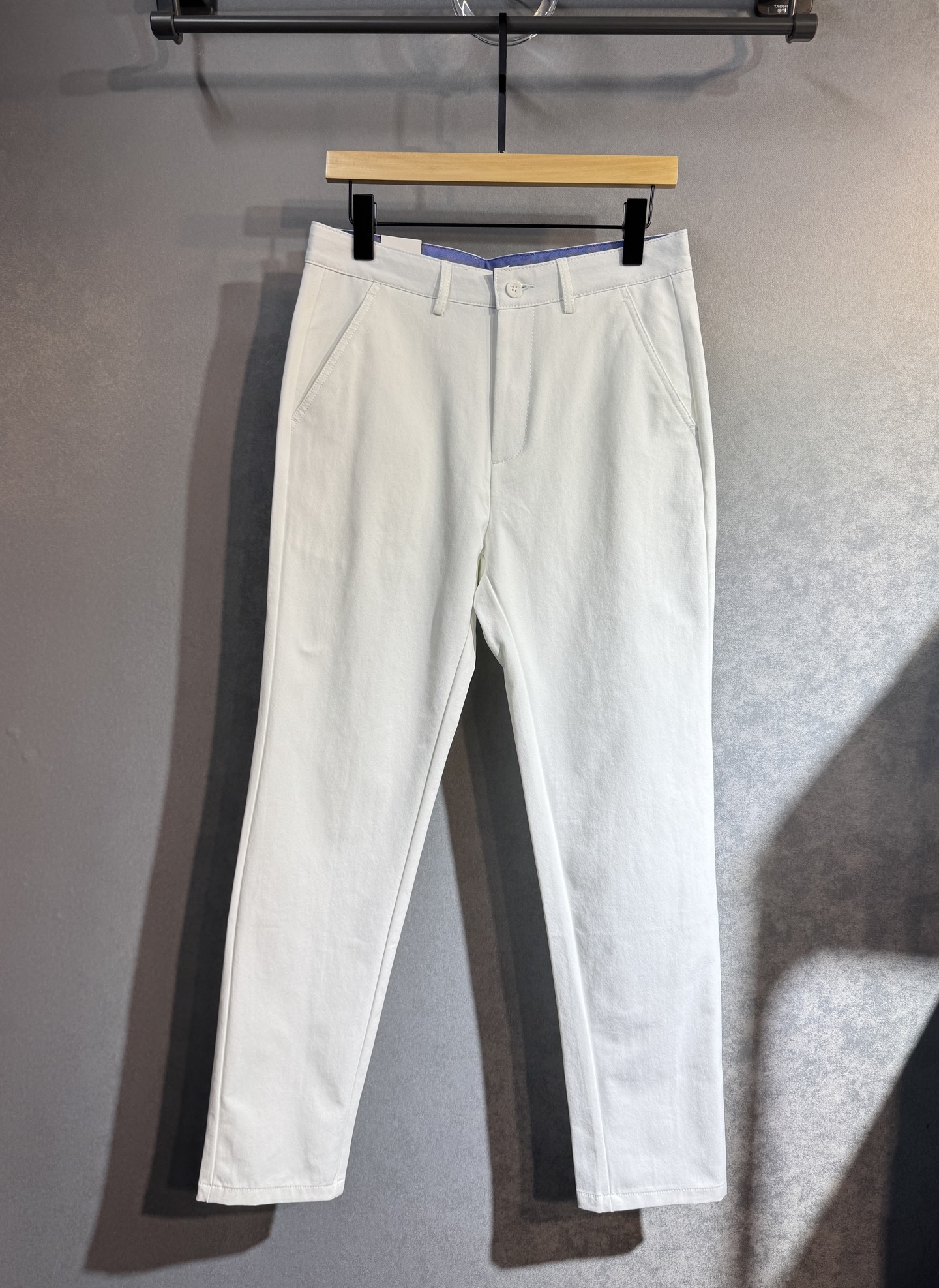 DIOR Dio 2025 Men’s Recreational Pants: Luxurious, Innovative, British Style Fashion Trend. - 图片 2
