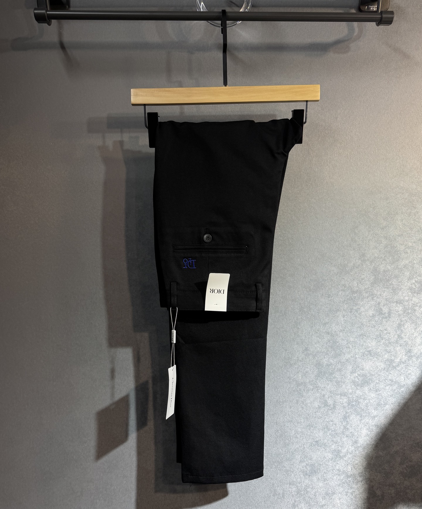 “DIOR Dio 2025 Men’s Classic British Style Pants with Unique Design and High Quality” - 图片 1