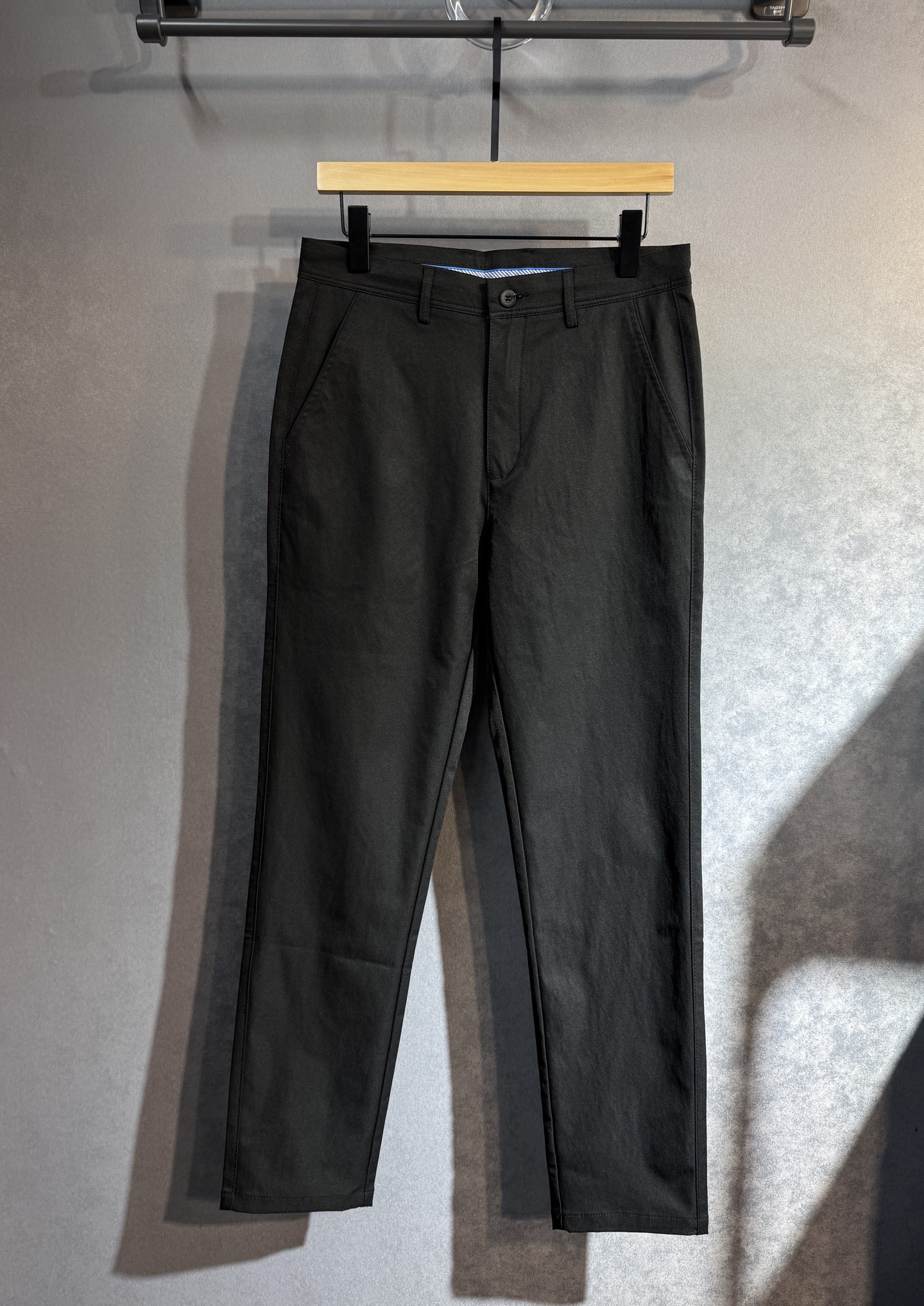 British Style Men’s Leisure Pants: Spring/Summer 2025 Collection Highlights - 图片 2