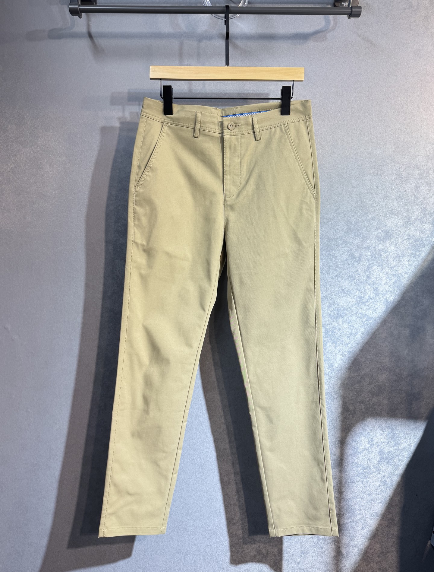 British Style Men’s Leisure Pants: Timeless Luxury and Innovation - 图片 2