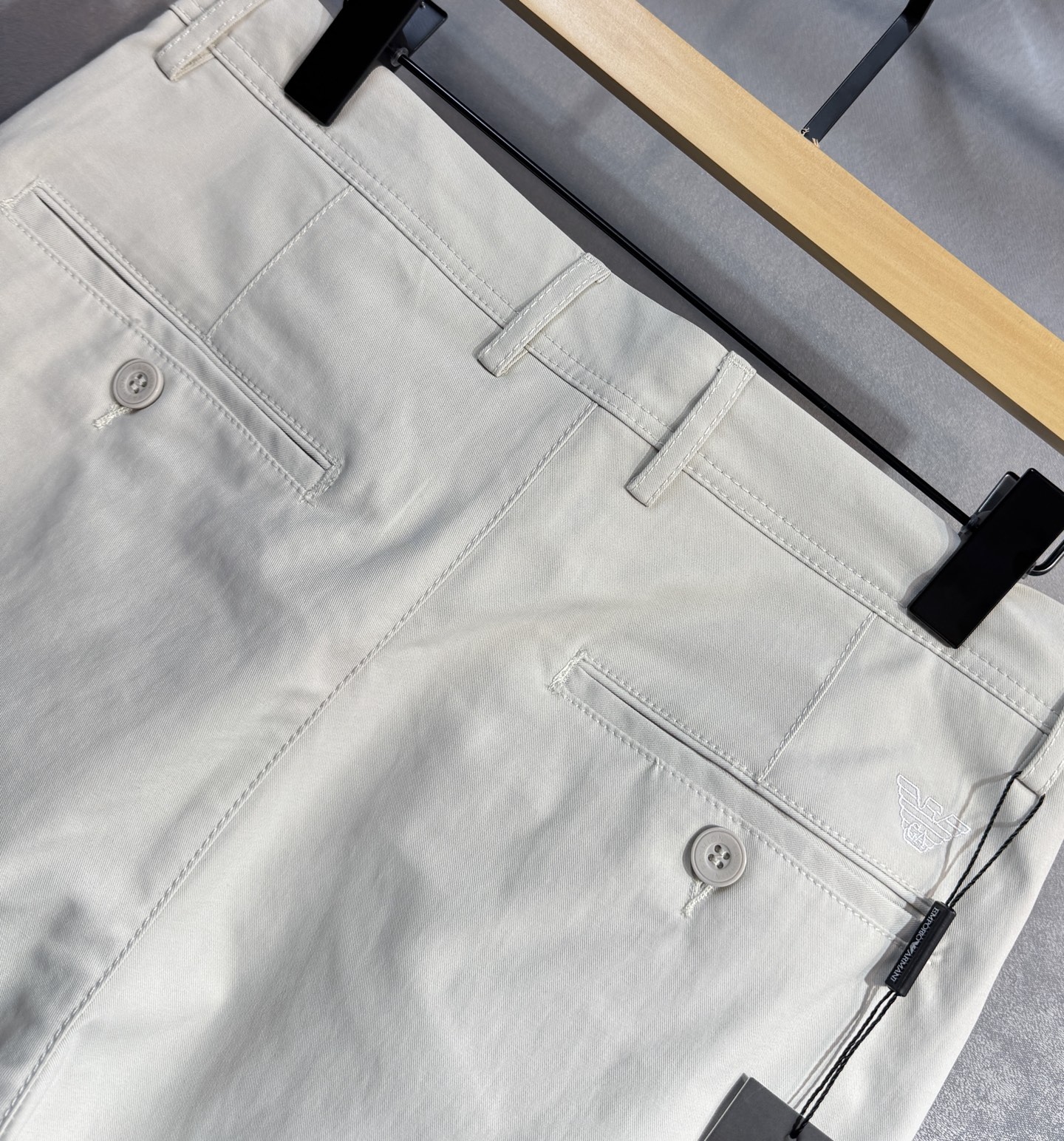 ARMANI AMANI 2025 Men’s Classic Basic Pantyers: British Style, Luxurious Quality, Innovative Design - 图片 8