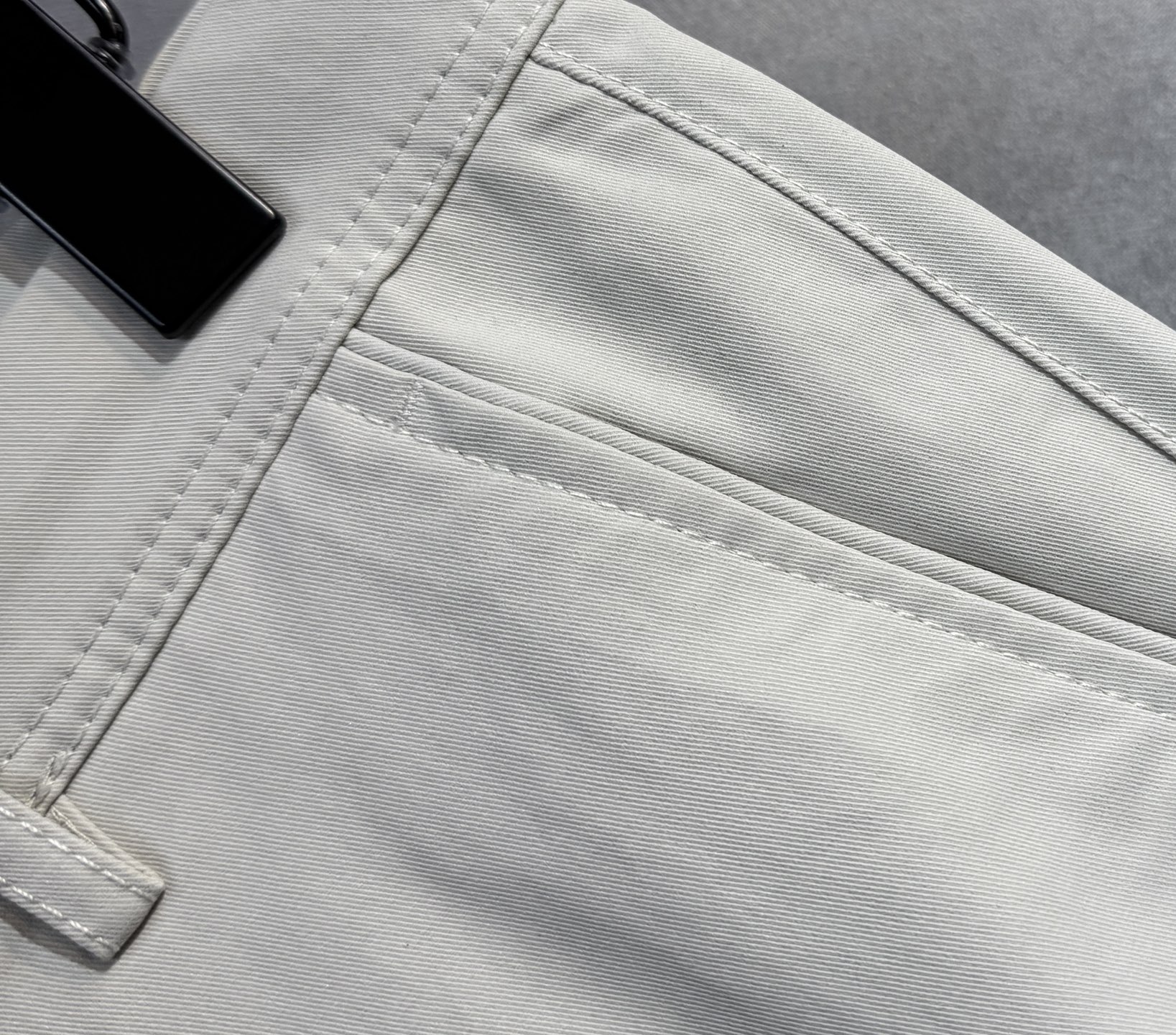 ARMANI AMANI 2025 Men’s Classic Basic Pantyers: British Style, Luxurious Quality, Innovative Design - 图片 7