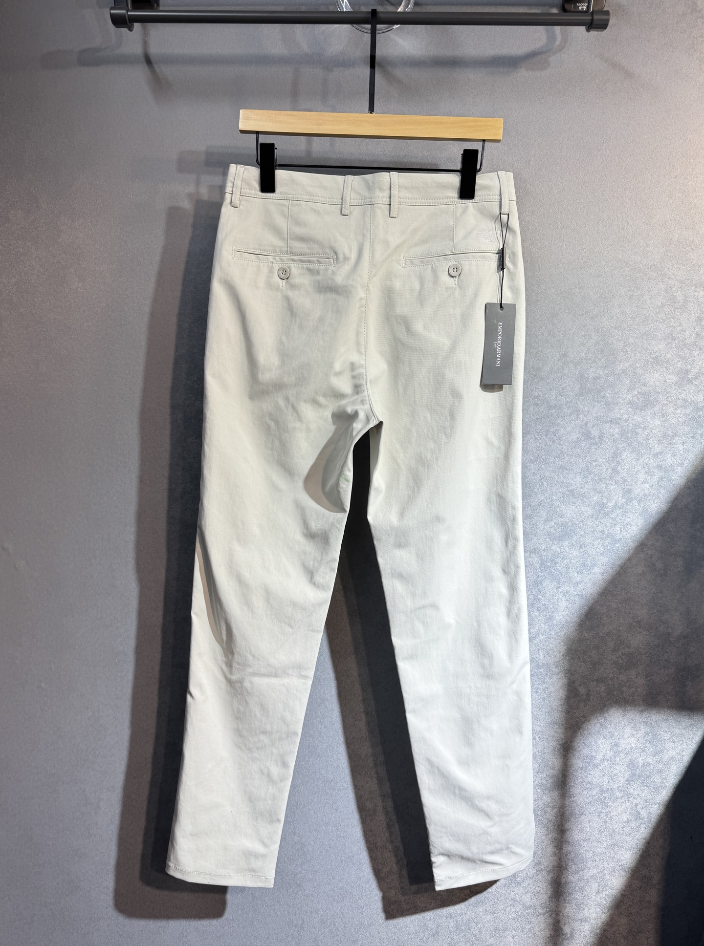 ARMANI AMANI 2025 Men’s Classic Basic Pantyers: British Style, Luxurious Quality, Innovative Design - 图片 3