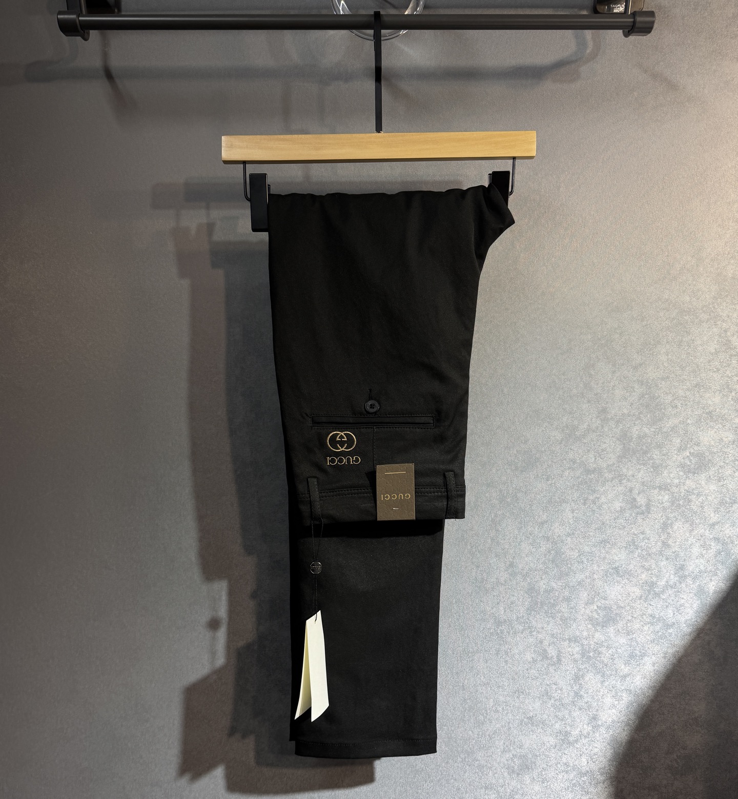 2025 GUCCI Men’s Classic Basic Pants: Luxurious, Innovative, British Style - 图片 1