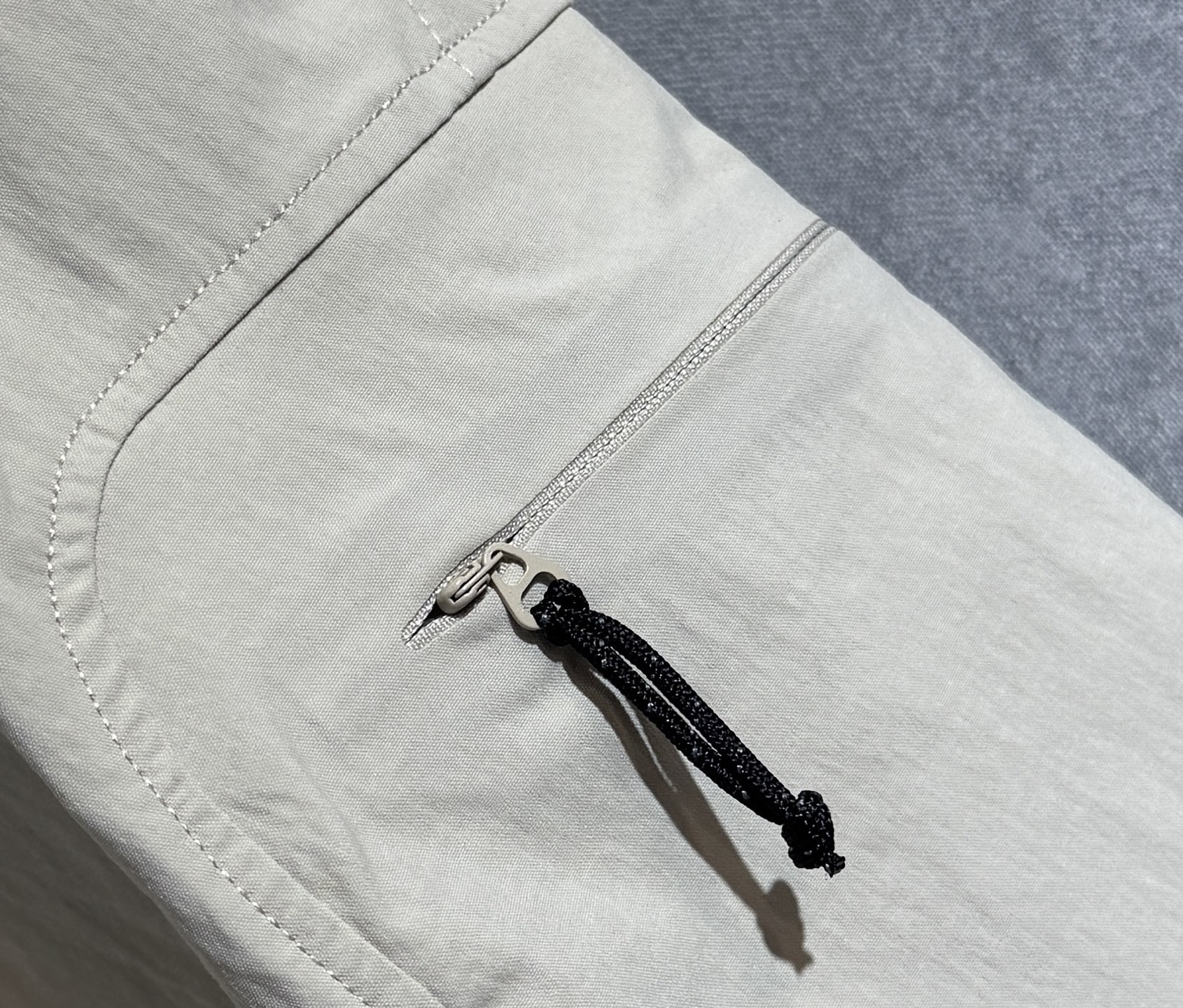 🔥始祖鸟 春夏新款休闲短裤 品牌经典系列 休闲运动皆可 速干面料 舒适度极好，透气舒适。608辨识度极高