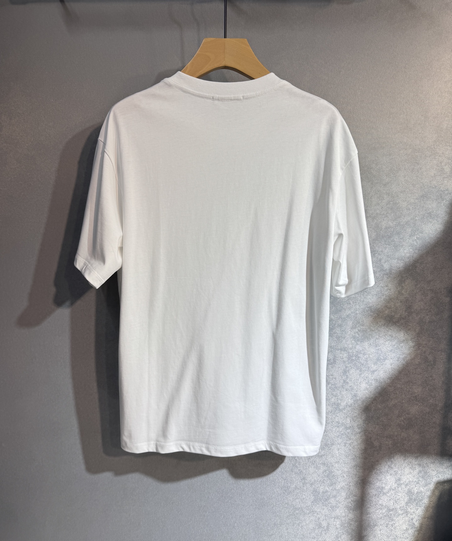 Richard MILLE 25SS: Cosmopolitan Cotton Short Sleeves in Classic Black and White - 图片 2