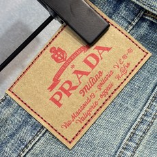 🔥PRADA 普拉达秋季新款牛仔裤🔥专柜热销款 品味与价值共享 身穿着非常舒适 低调不失奢华 穿出去非常 🔥PRADA 普拉达秋季新款牛仔裤🔥专柜热销款 品味与价值共享 身穿着非常舒适 低调不失奢华 穿出去非常