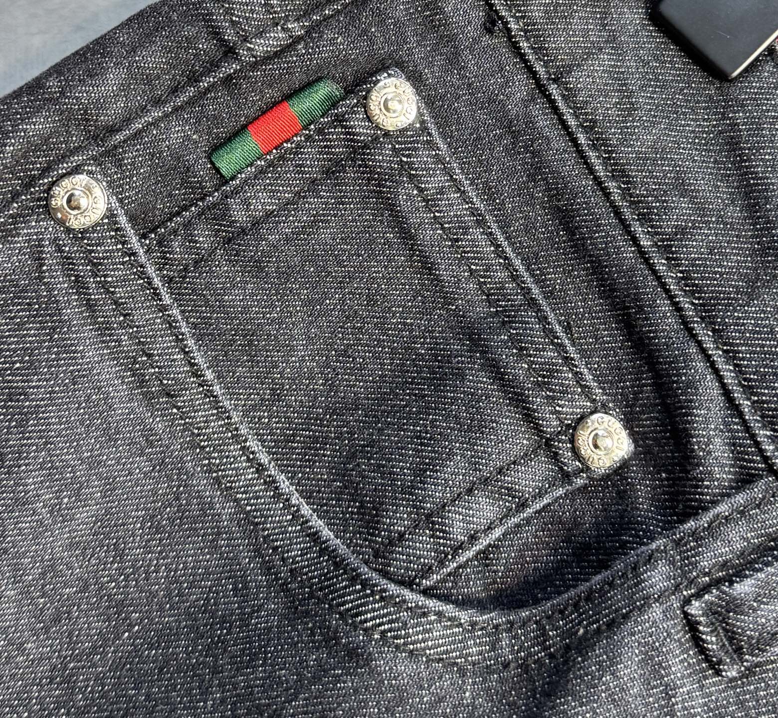 Gucci Fall Collection: High-Quality Jeans with Luxurious Comfort and Style - 图片 5