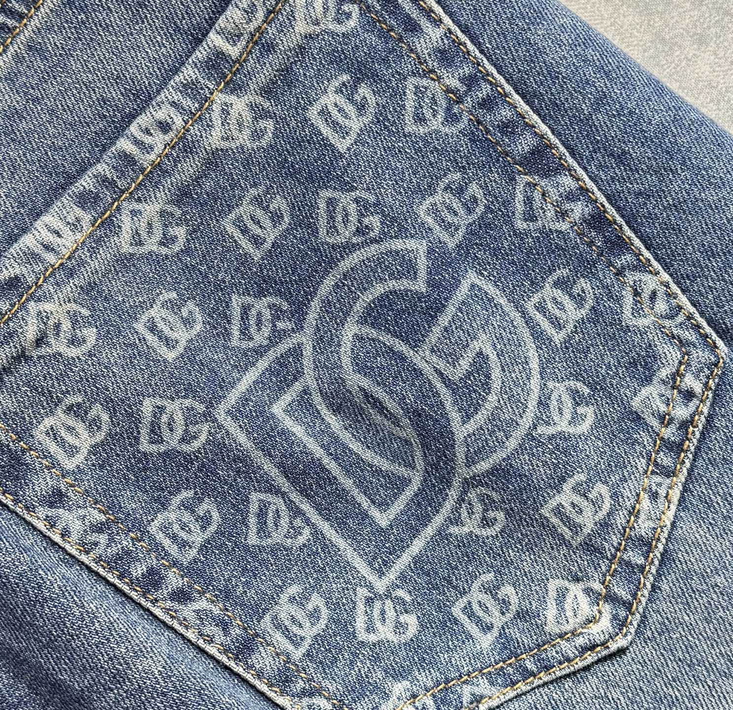 🔥D&G 杜嘉班纳 秋季新款牛仔裤🔥专柜热销款 品味与价值共享 身穿着非常舒适 低调不失奢华 穿出去非常