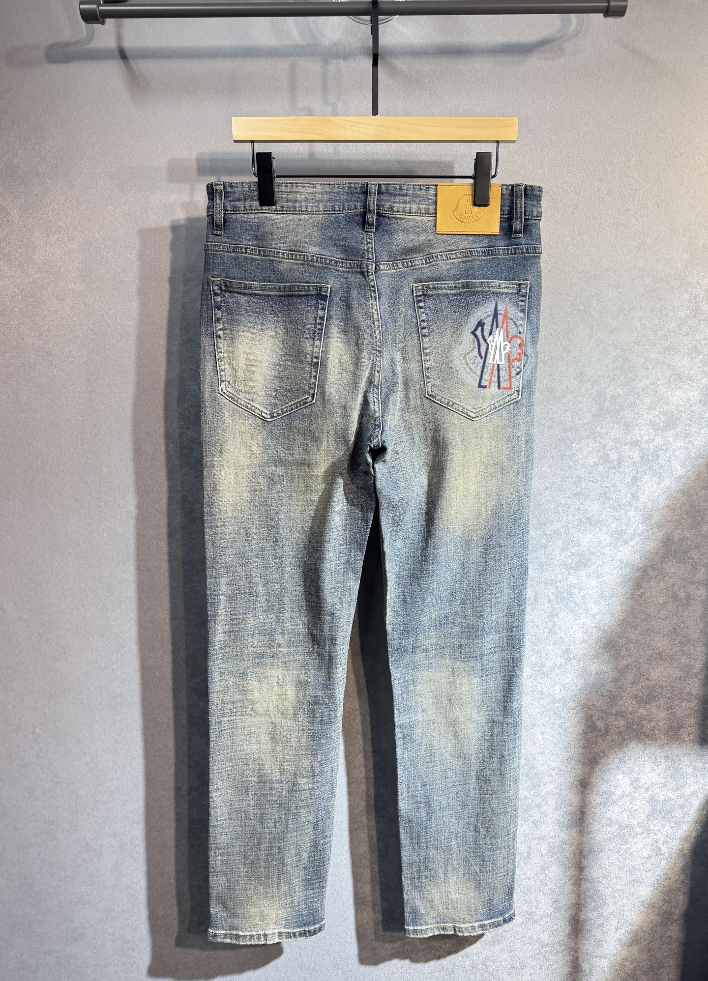🔥MONCLER 蒙口 秋季新款牛仔裤🔥专柜热销款 品味与价值共享 身穿着非常舒适 低调不失奢华 穿出去