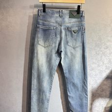 🔥PRADA 普拉达 春夏最新品牛仔裤🔥专柜热销款 品味与价值共享 身穿着非常舒适 低调不失奢华 穿出去 🔥PRADA 普拉达 春夏最新品牛仔裤🔥专柜热销款 品味与价值共享 身穿着非常舒适 低调不失奢华 穿出去