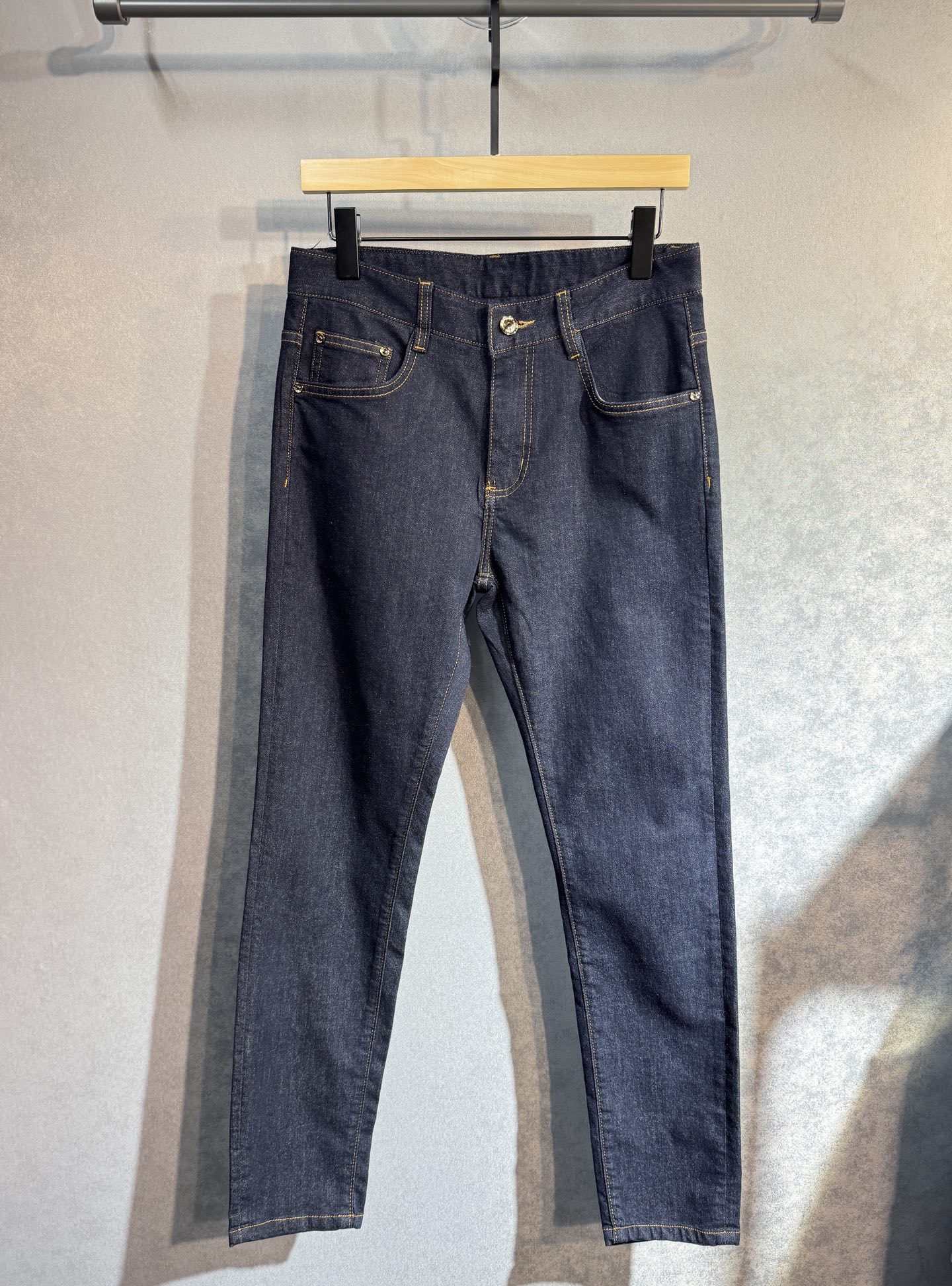 “New Gucci Jeans: Stylish, Comfortable, Classy, Perfect for Spring/Summer, 29-38 Sizes Available” - 图片 2