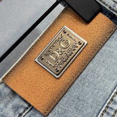 🔥D&G 杜嘉班纳 春夏最新品牛仔裤🔥专柜热销款 品味与价值共享 身穿着非常舒适 低调不失奢华 穿出去非 🔥D&G 杜嘉班纳 春夏最新品牛仔裤🔥专柜热销款 品味与价值共享 身穿着非常舒适 低调不失奢华 穿出去非