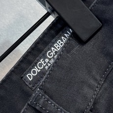🔥D&G 杜嘉班纳 春夏最新品牛仔裤🔥专柜热销款 品味与价值共享 身穿着非常舒适 低调不失奢华 穿出去非 🔥D&G 杜嘉班纳 春夏最新品牛仔裤🔥专柜热销款 品味与价值共享 身穿着非常舒适 低调不失奢华 穿出去非
