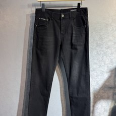 🔥D&G 杜嘉班纳 春夏最新品牛仔裤🔥专柜热销款 品味与价值共享 身穿着非常舒适 低调不失奢华 穿出去非 🔥D&G 杜嘉班纳 春夏最新品牛仔裤🔥专柜热销款 品味与价值共享 身穿着非常舒适 低调不失奢华 穿出去非