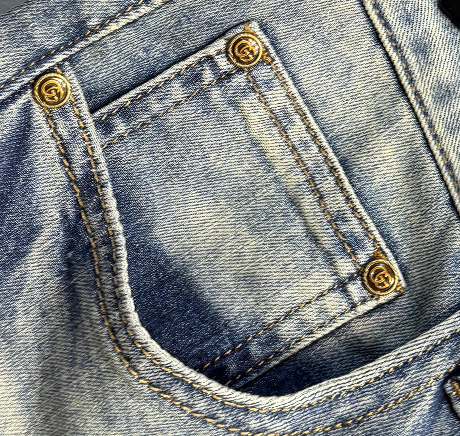 “Newest Gucci Jeans for Spring and Summer: Comfortable, Low-Key, Fancy, Classy” - 图片 5