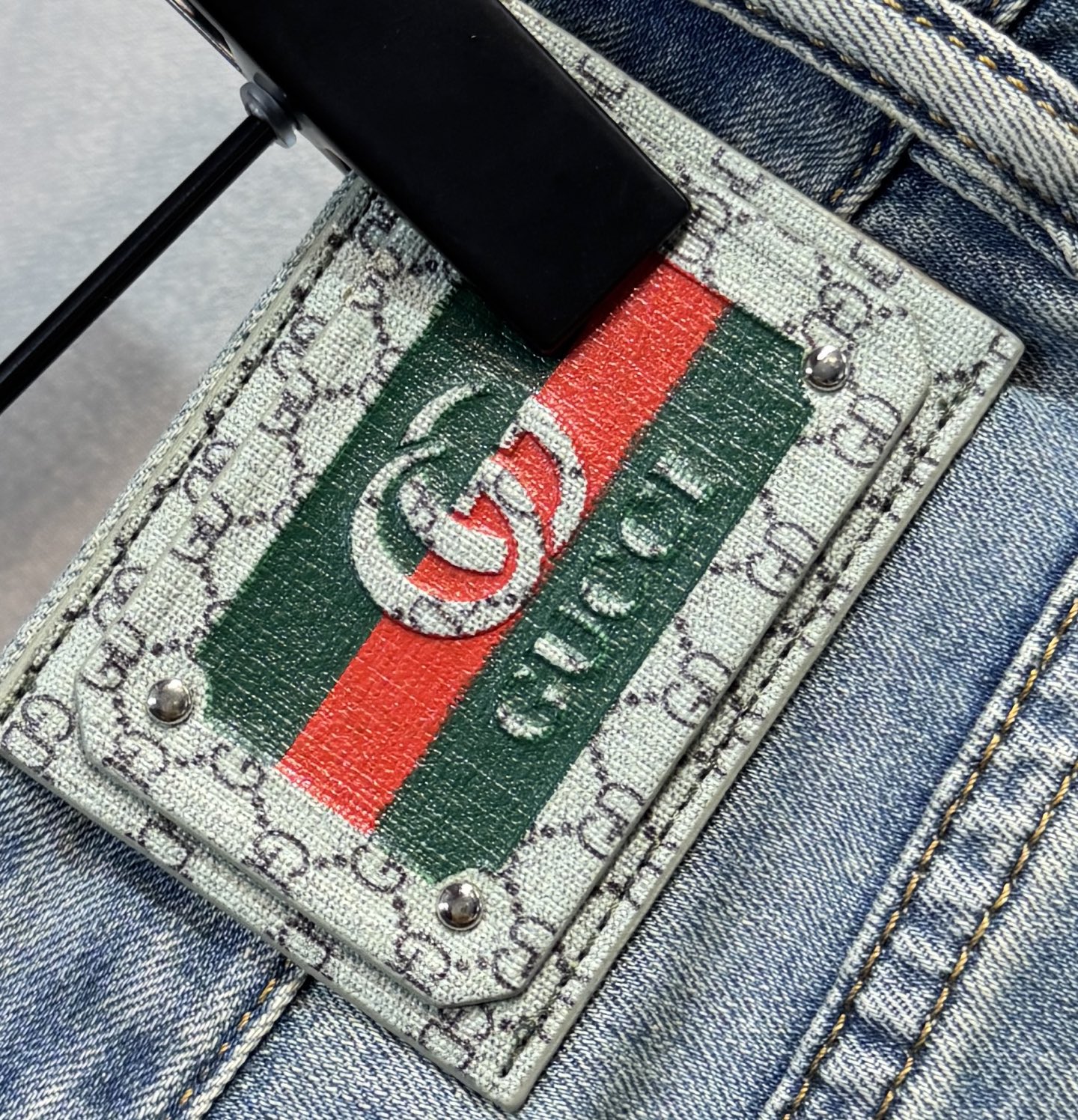 “Newest Gucci Jeans for Spring and Summer: Comfortable, Low-Key, Fancy, Classy” - 图片 8