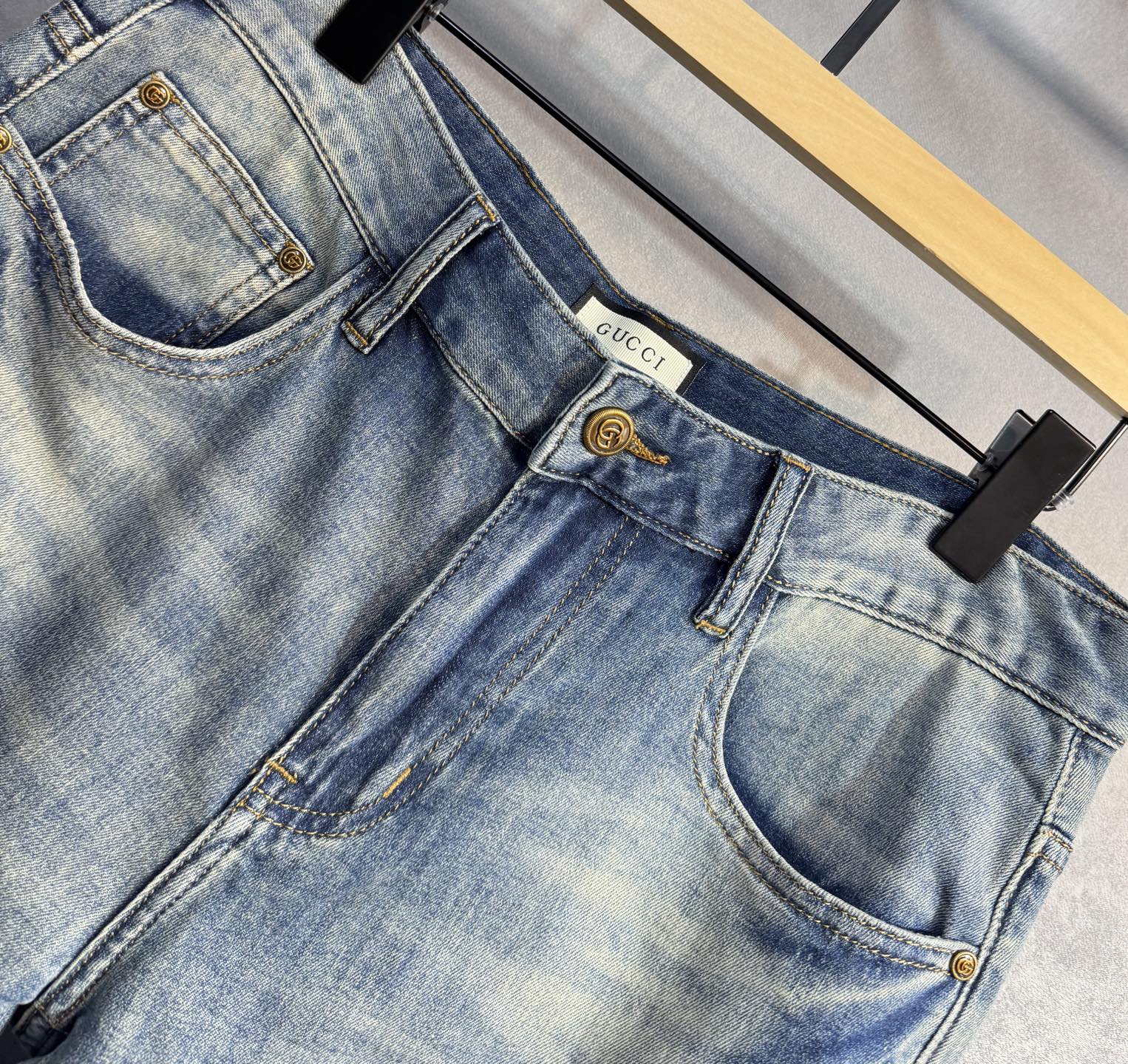 “Newest Gucci Jeans for Spring and Summer: Comfortable, Low-Key, Fancy, Classy” - 图片 4