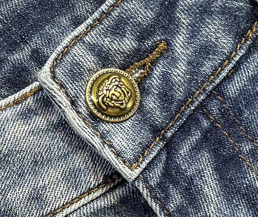 🔥VERSACE 范思哲 春夏最新品牛仔裤🔥出入专卖店无压力 专柜热销款 品味与价值共享 身穿着非常舒适