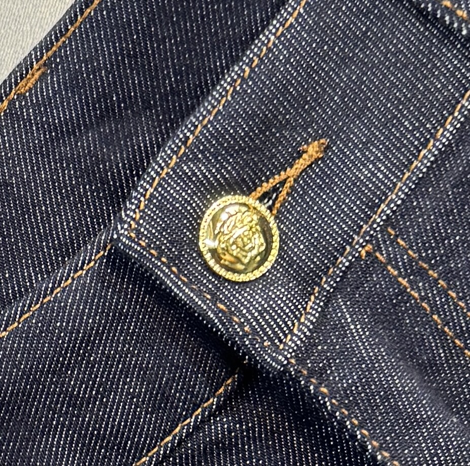 🔥VERSACE 范思哲 春夏最新品牛仔裤🔥出入专卖店无压力 专柜热销款 品味与价值共享 身穿着非常舒适