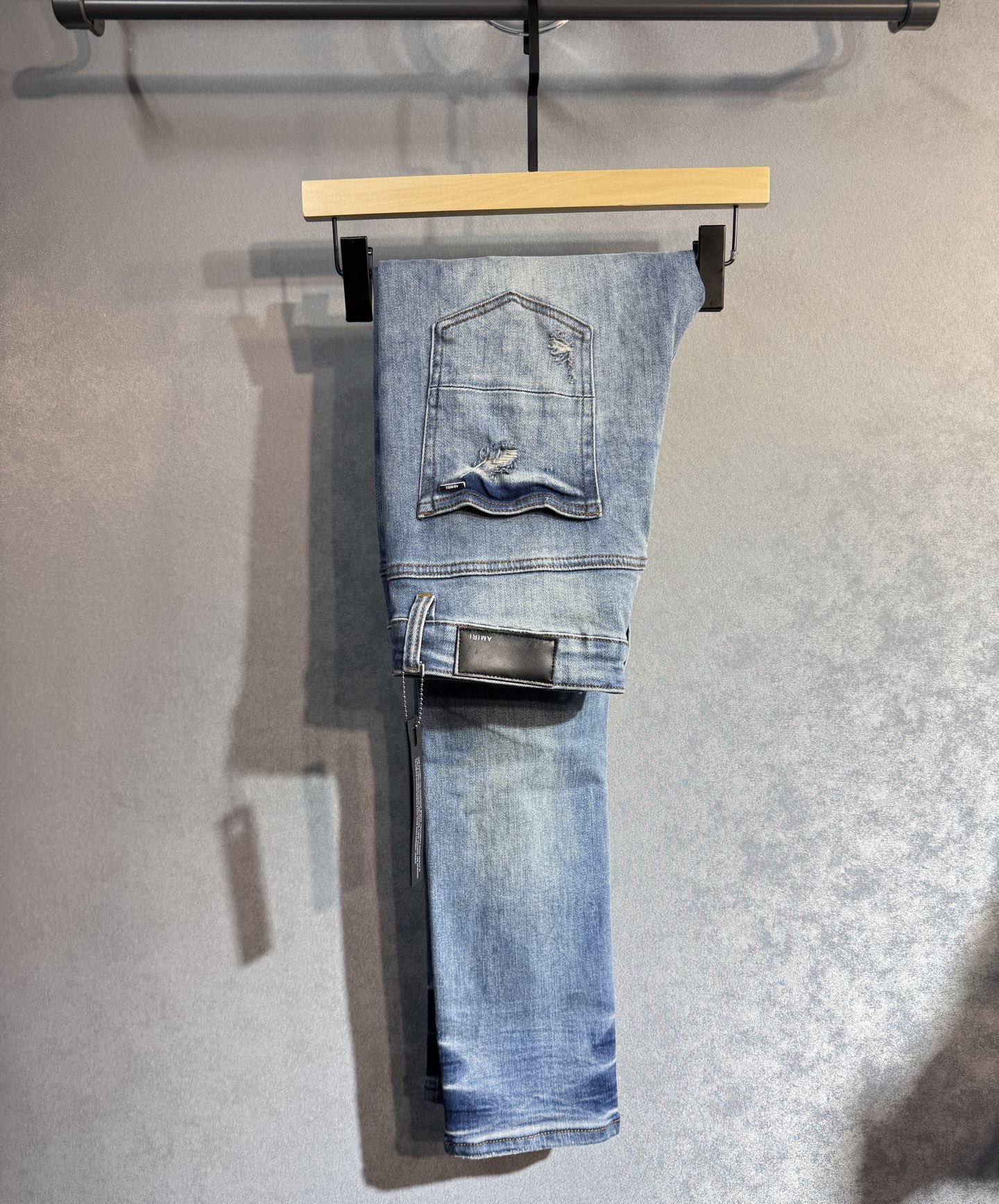 AMIRI 25ss Jeans: Hot Sales, Comfortable, Classy, High-Quality Turkish Cotton, Luxurious Straight-Fit - 图片 1
