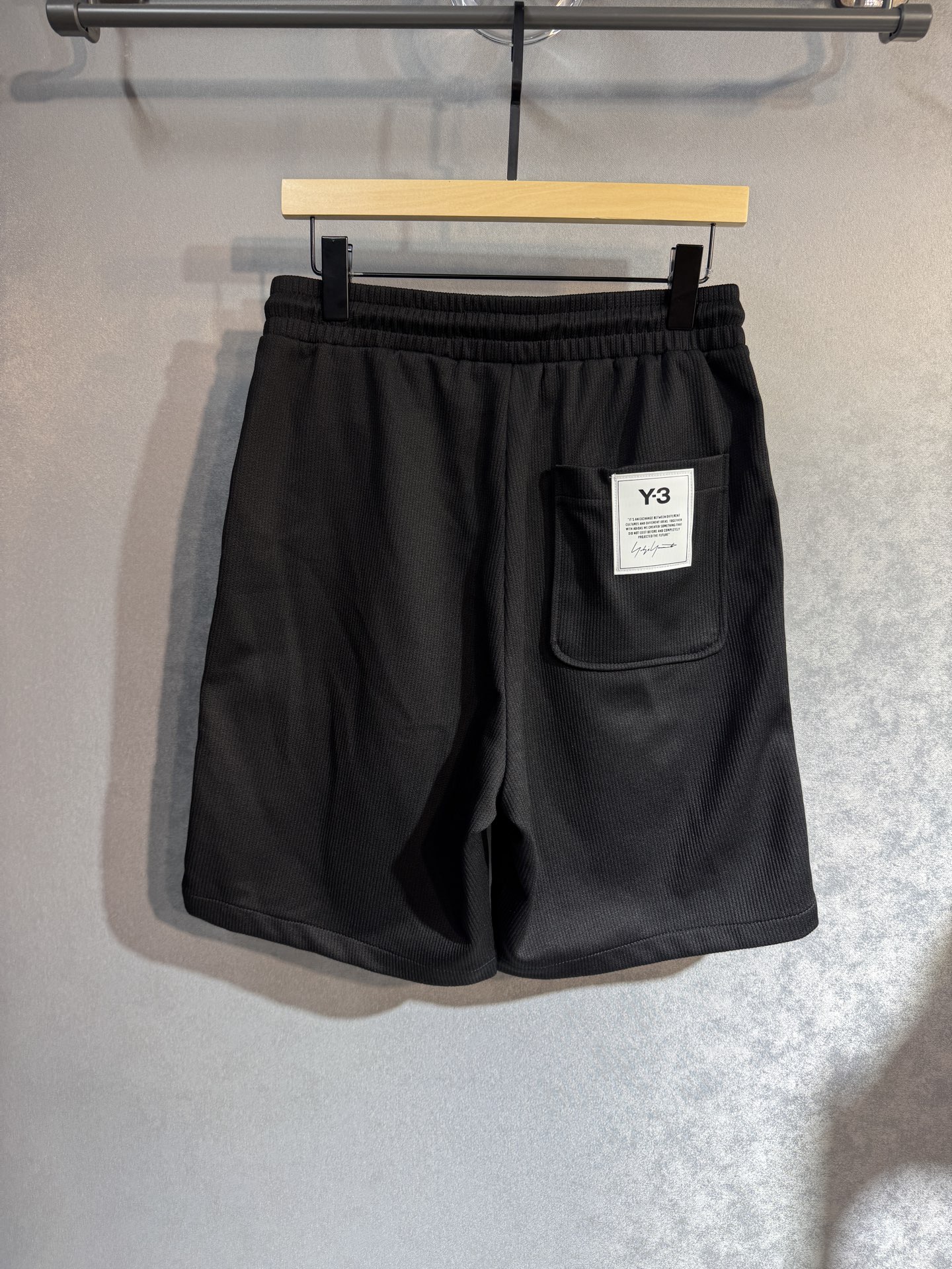 Y-3 25SS New Spring & Summer Shorts: Custom Pure Cotton, Classic Logo, Simple Fashion - 图片 2