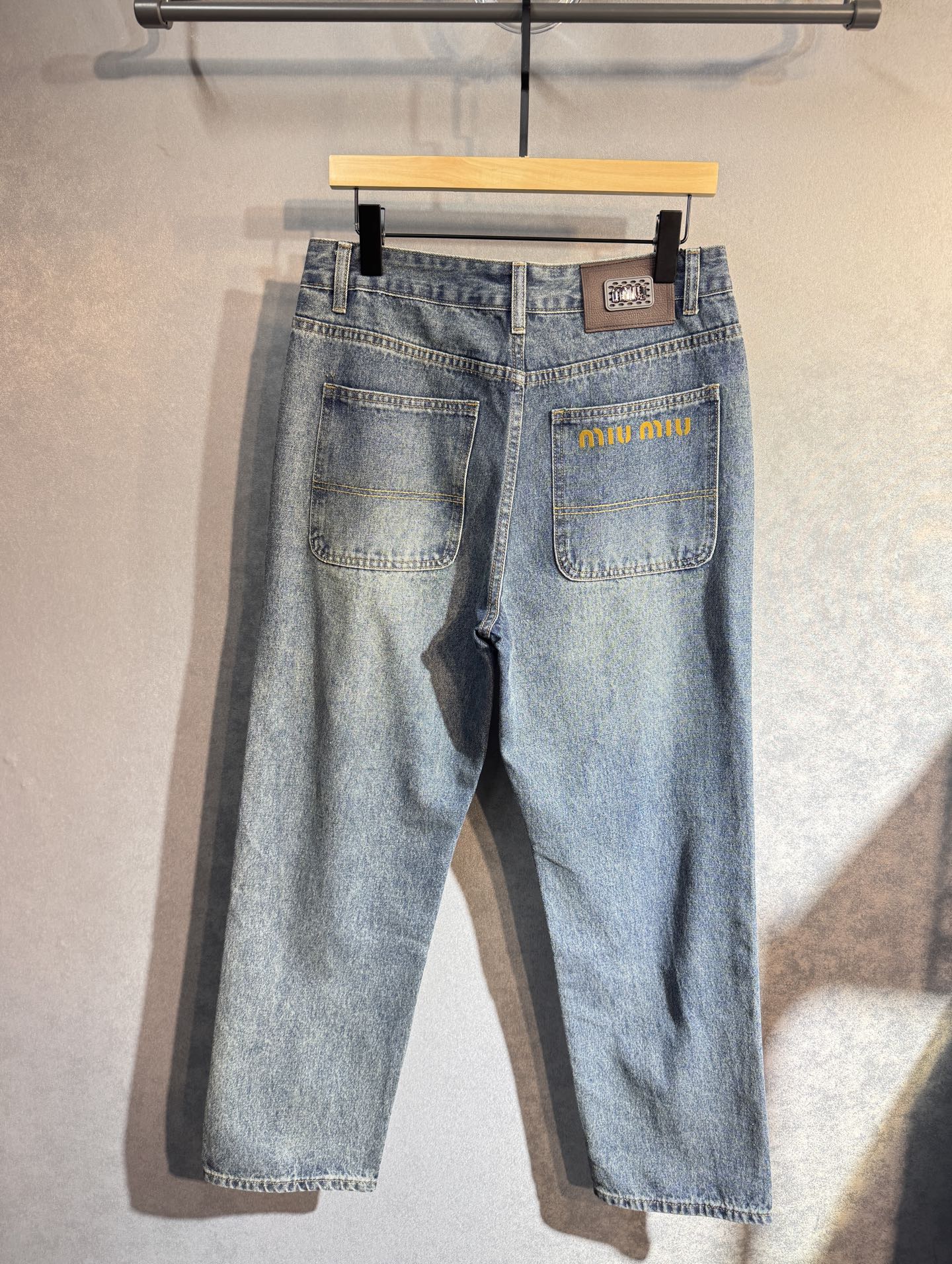 Miu Miu’s New Broad-Legged Jeans: Japanese Water Washed, Unique Details, Wide Size Range - 图片 2