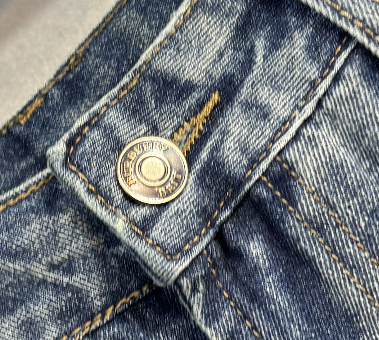 “Burberry Baberry New Glass Cuts Dining Blows: Detailed Leather Tag Waist Size 29-38” - 图片 5