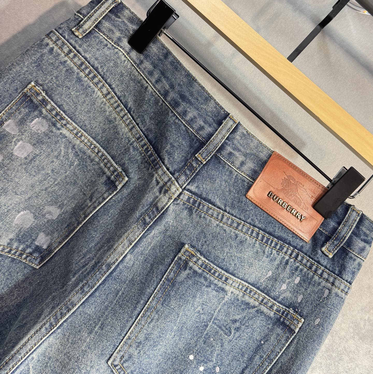 “Burberry Baberry New Glass Cuts Dining Blows: Detailed Leather Tag Waist Size 29-38” - 图片 7