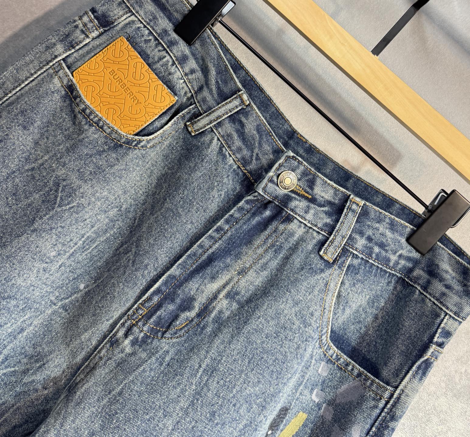 “Burberry Baberry New Glass Cuts Dining Blows: Detailed Leather Tag Waist Size 29-38” - 图片 3