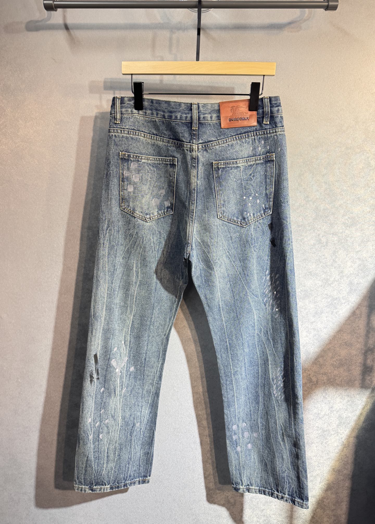 “Burberry Baberry New Glass Cuts Dining Blows: Detailed Leather Tag Waist Size 29-38” - 图片 2