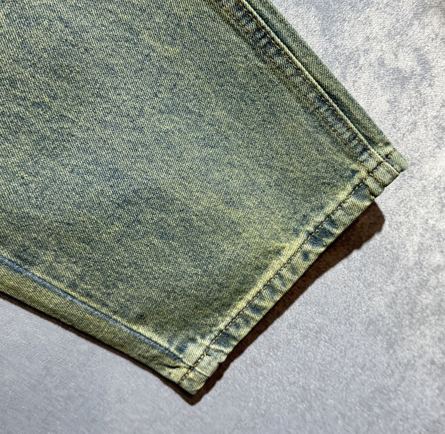 Japanese Washed Broad-Legged Jeans with Embroidery Details and Leather Tag. Sizes 29-38. - 图片 9