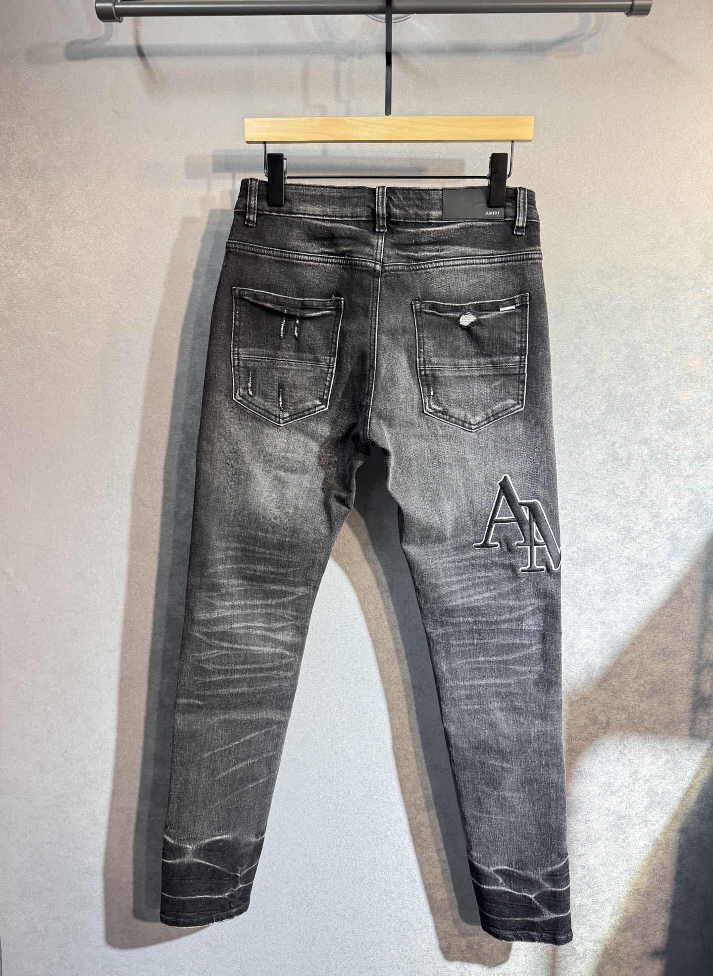 “AMIRI 25ss New Jeans: Comfortable, Luxury, High-Quality Turkish Cotton, Straight-Fit, Sizes 29-38” - 图片 3