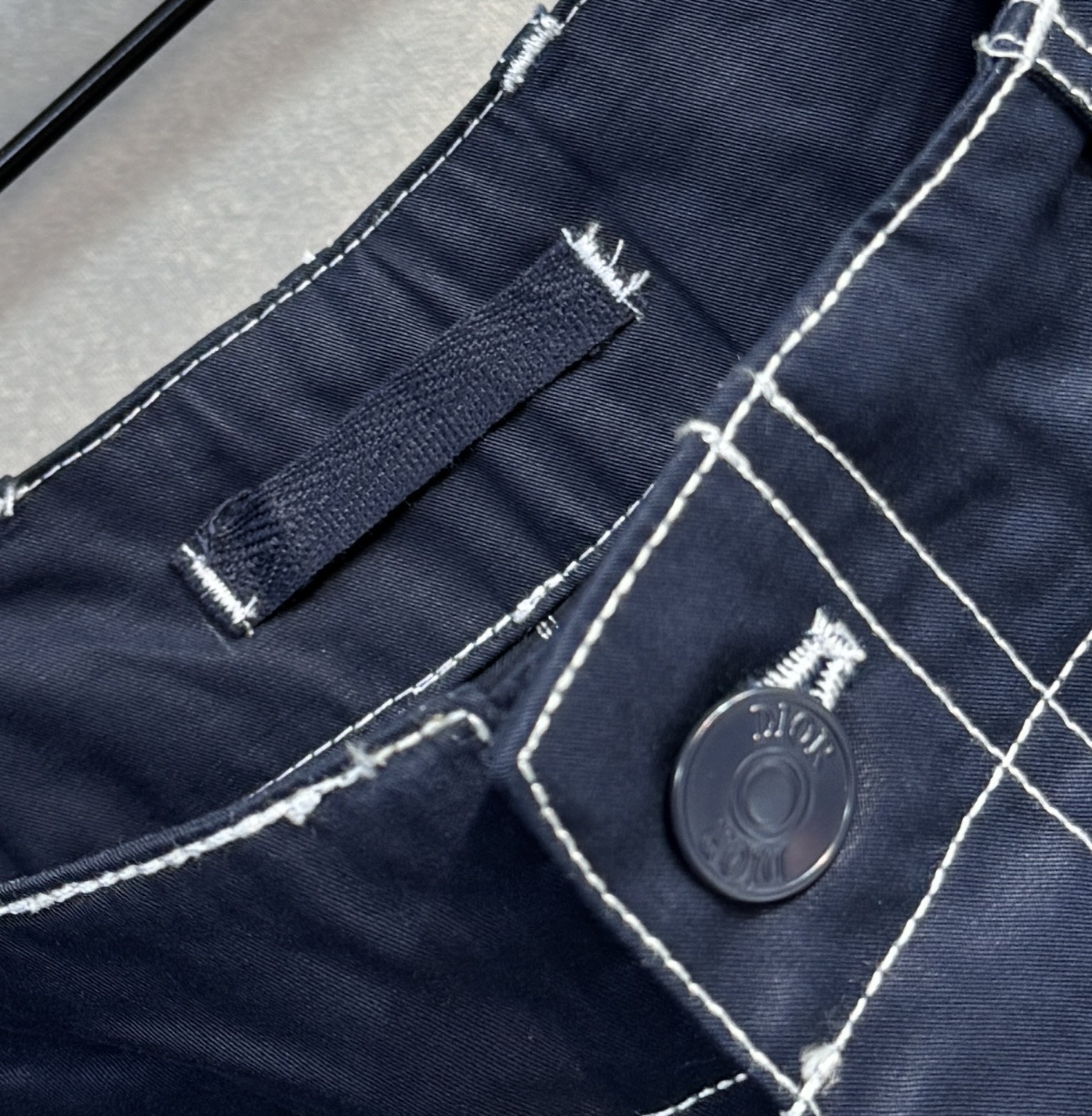 Prada Introduces 25ss Recreational Workers Collection with Unique Features and Sizes - 图片 4