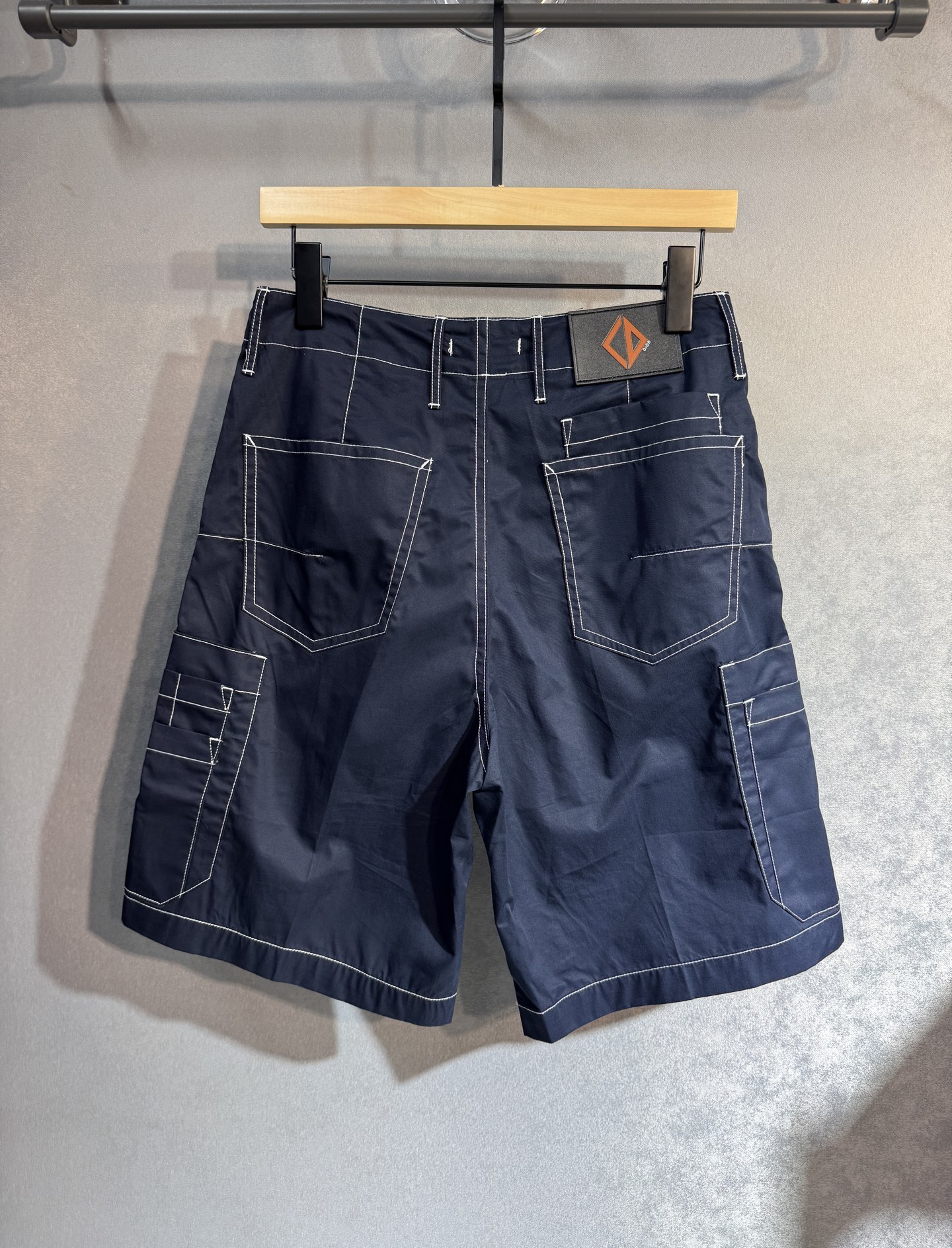 Prada Introduces 25ss Recreational Workers Collection with Unique Features and Sizes - 图片 2