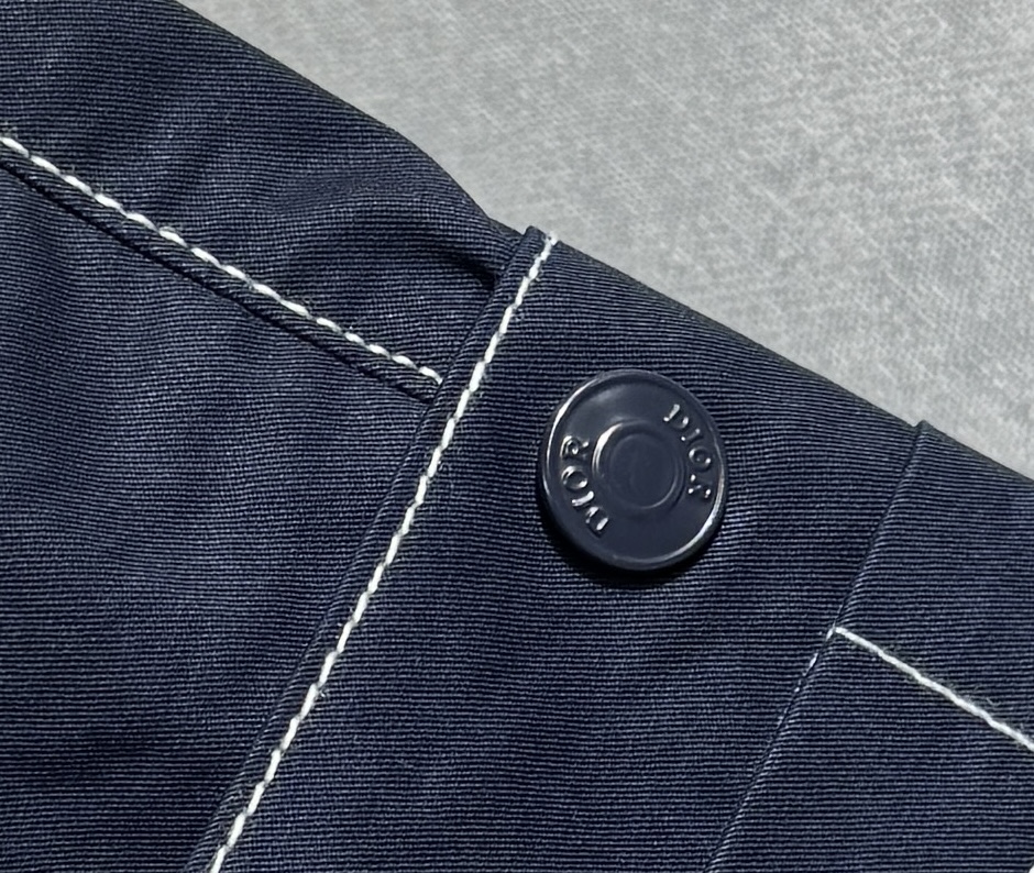 Prada Introduces 25ss Recreational Workers Collection with Unique Features and Sizes - 图片 5