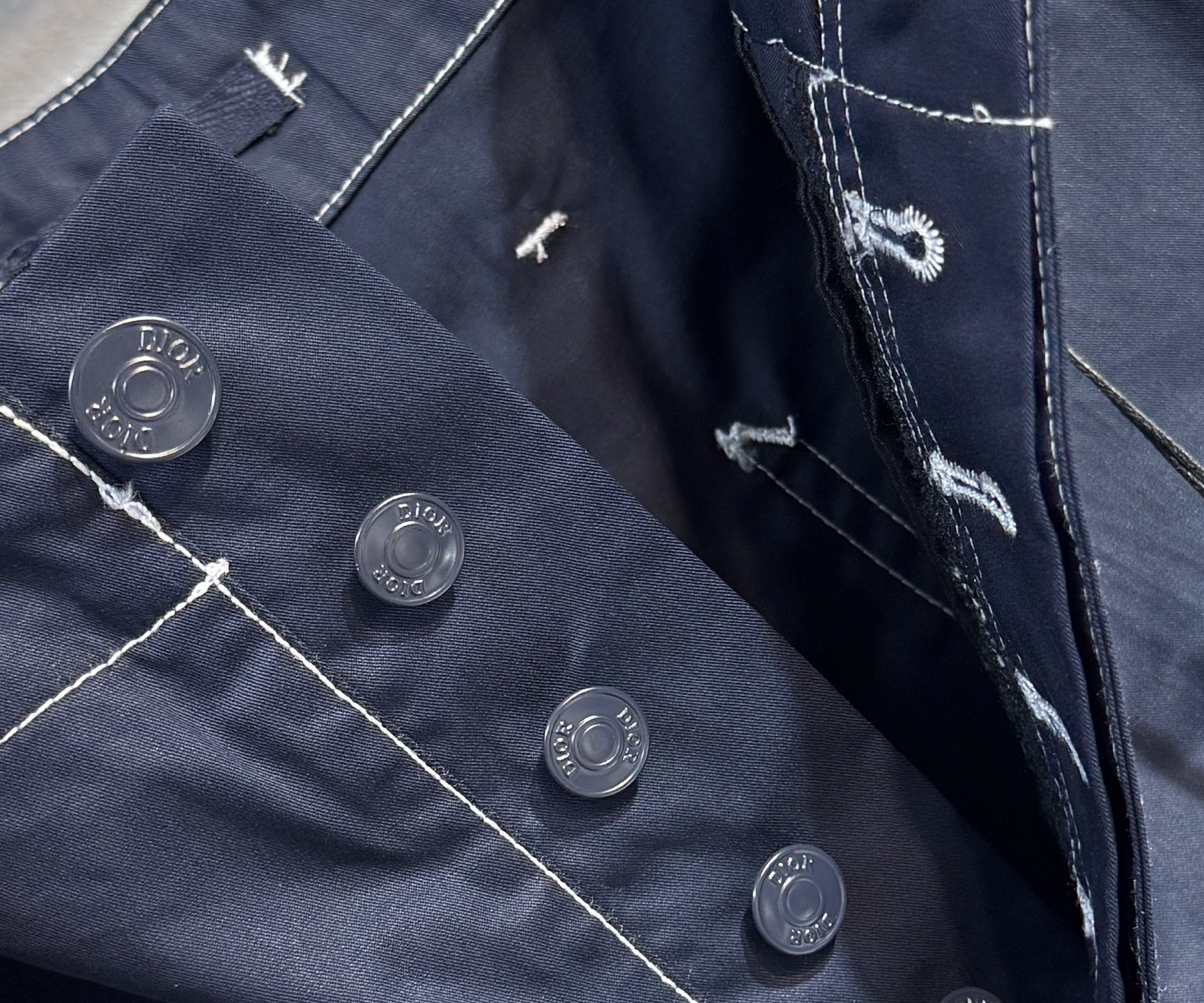 Prada Introduces 25ss Recreational Workers Collection with Unique Features and Sizes - 图片 8