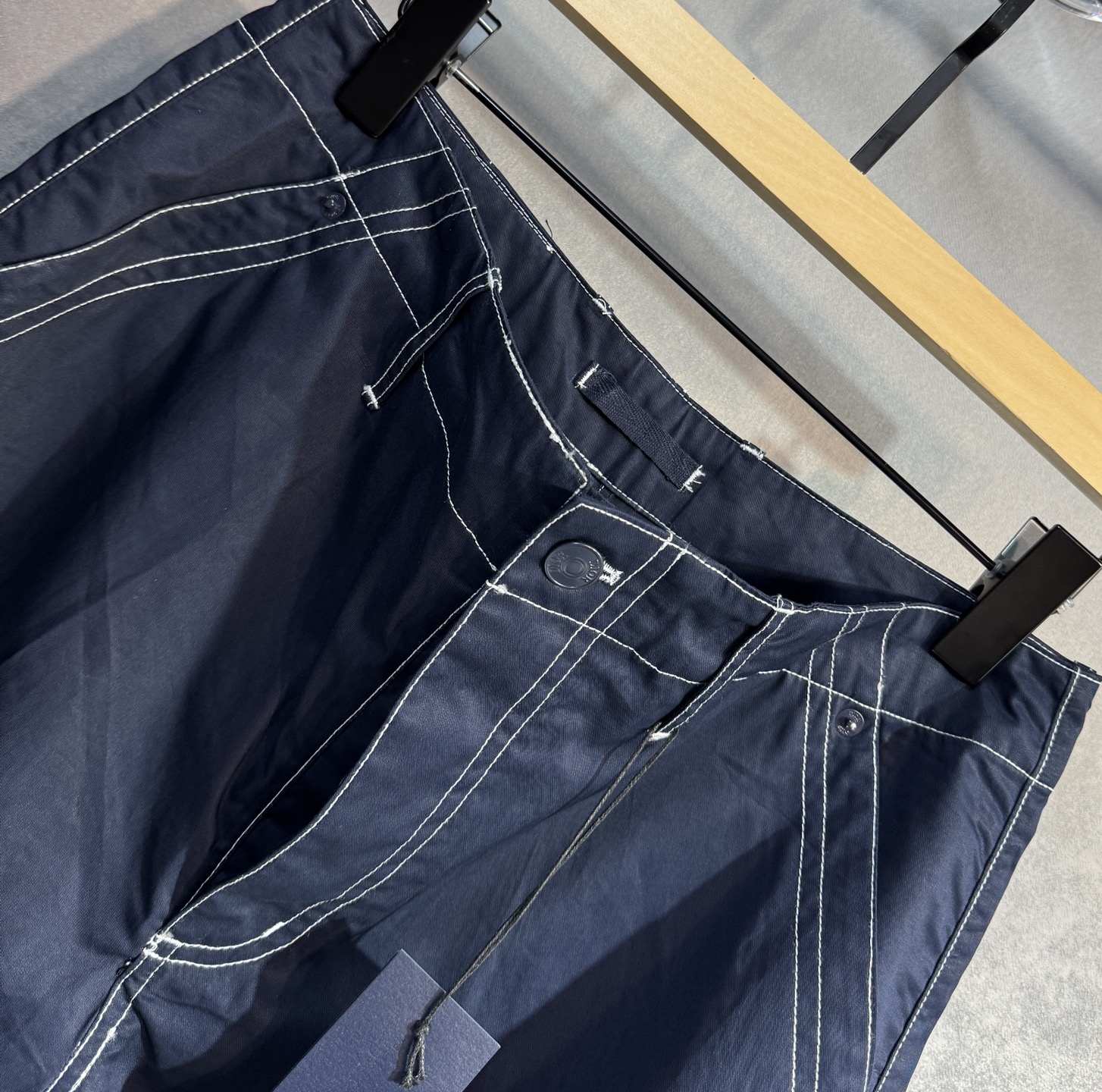 Prada Introduces 25ss Recreational Workers Collection with Unique Features and Sizes - 图片 3