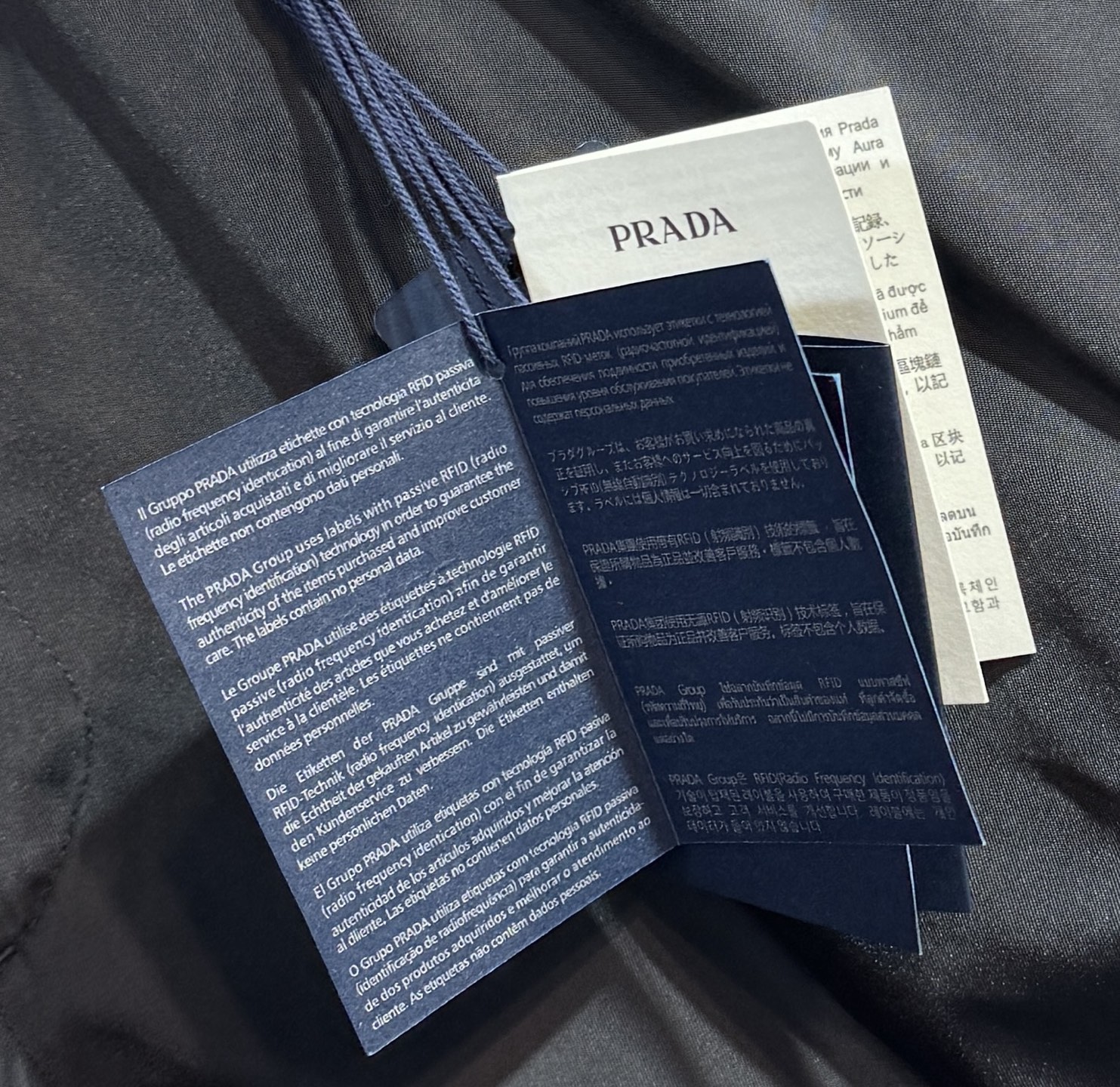 PRADA Introduces 25ss Recreational Workers Shorts with Unique Design and Fashion Monographs - 图片 8