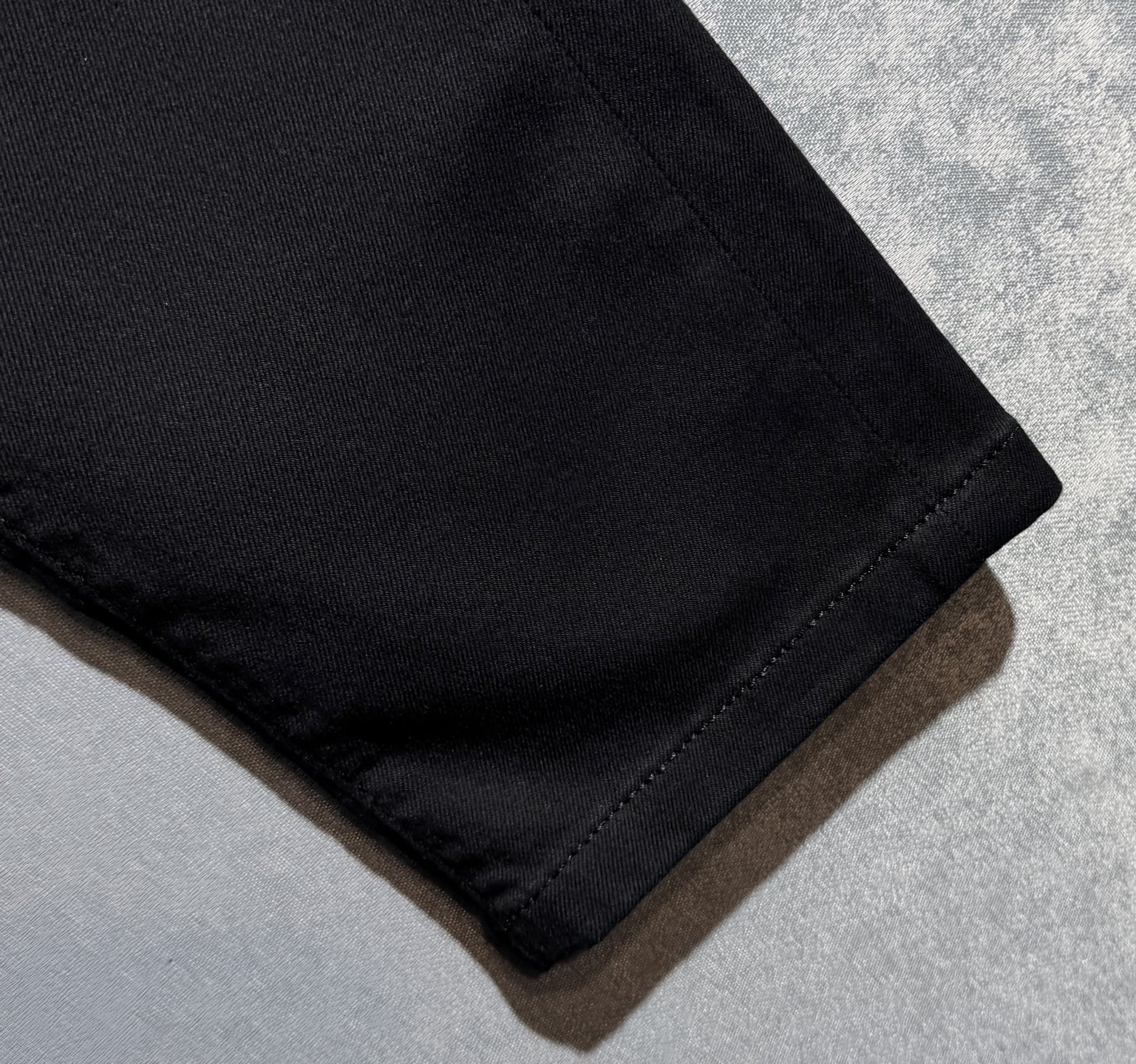 “Prada Jeans: Luxurious, Comfortable, High-Grade Pants for Spring and Summer” - 图片 9