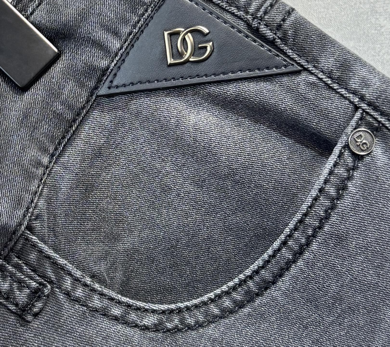 “New D&G Dugarbena Jeans: Stylish, Comfortable, High-Quality Thongs, Luxury Cotton, Straight-Fit, Super-Lux!” - 图片 5