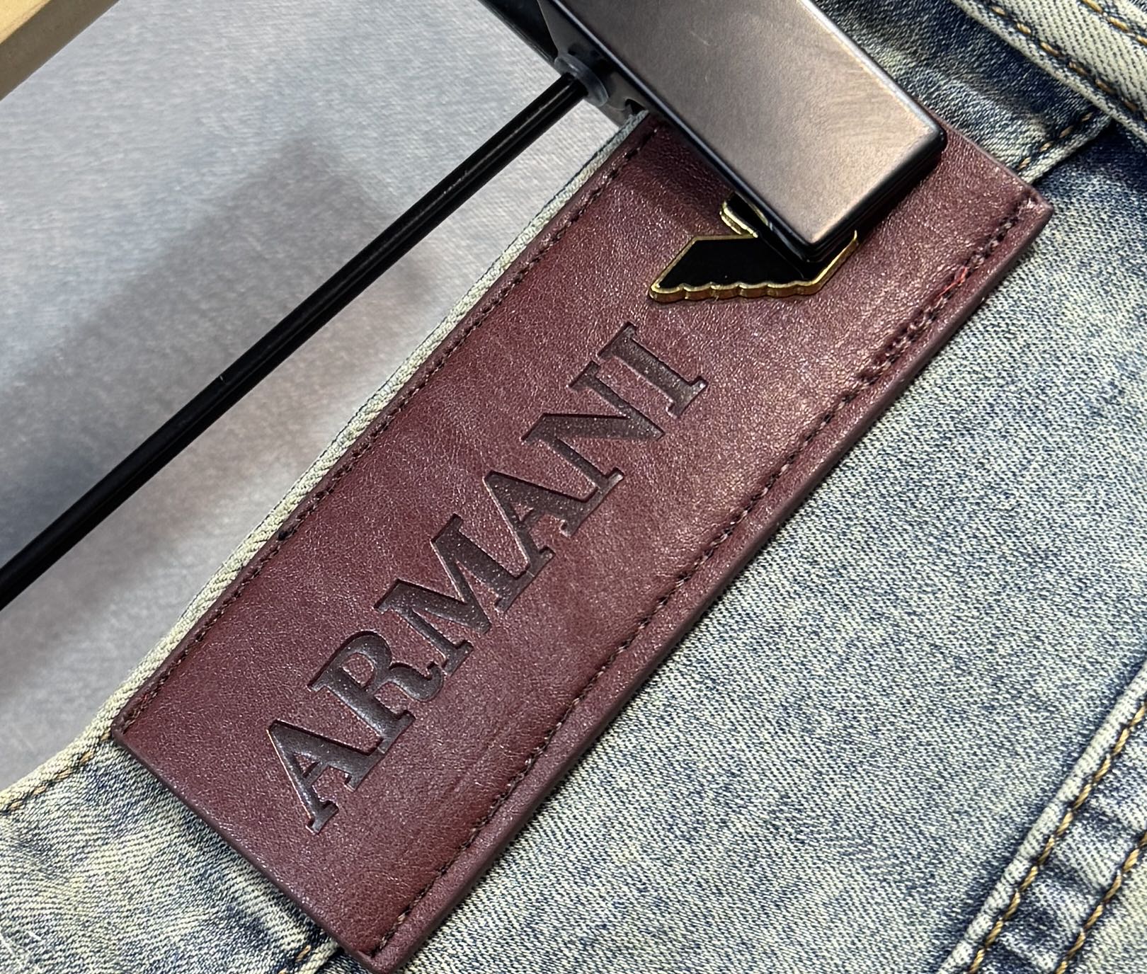 Armani Amani Jeans: Comfortable Luxury Style with High-Quality Turkish Cotton - 图片 8