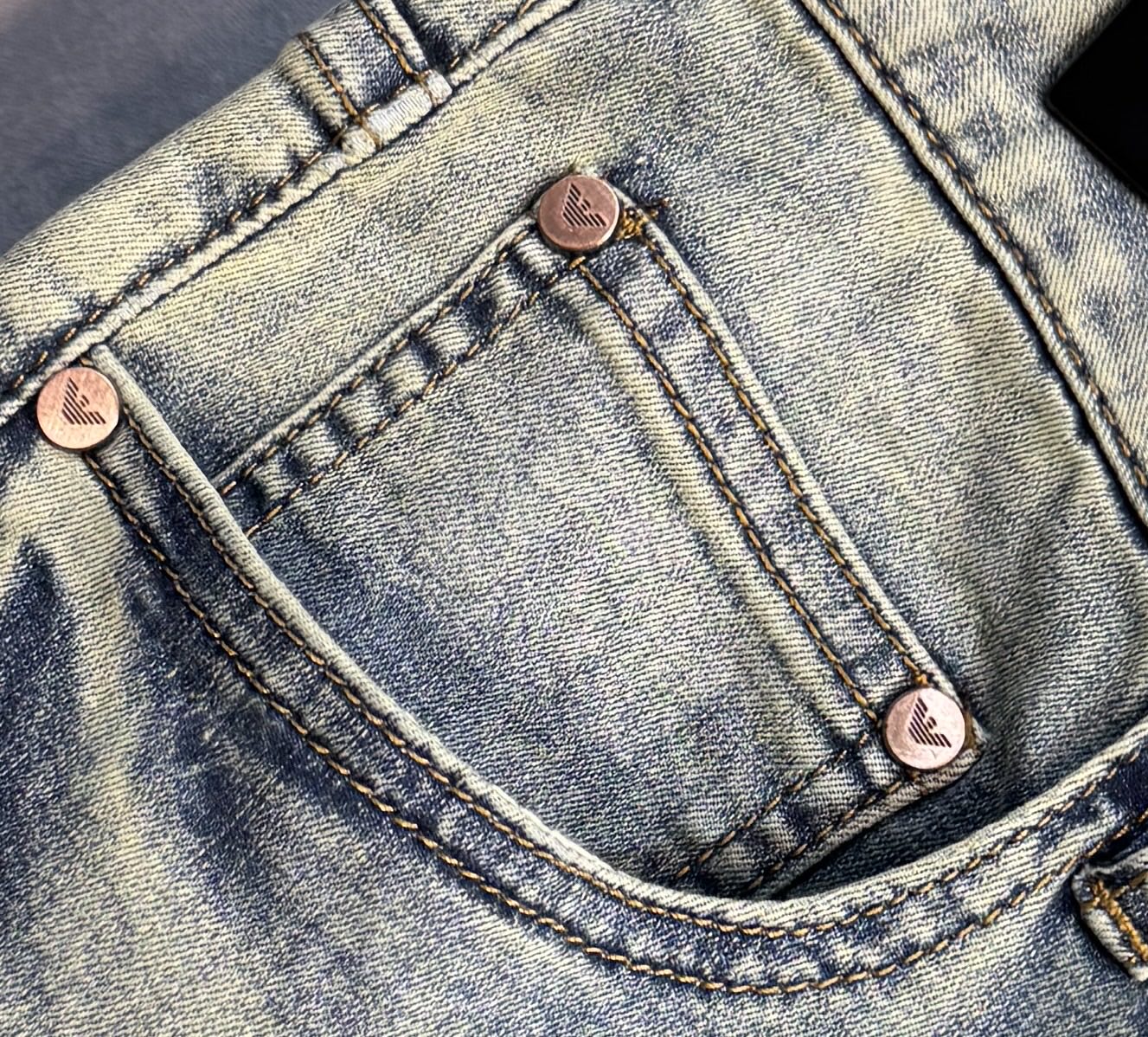 Armani Amani Jeans: Comfortable Luxury Style with High-Quality Turkish Cotton - 图片 5