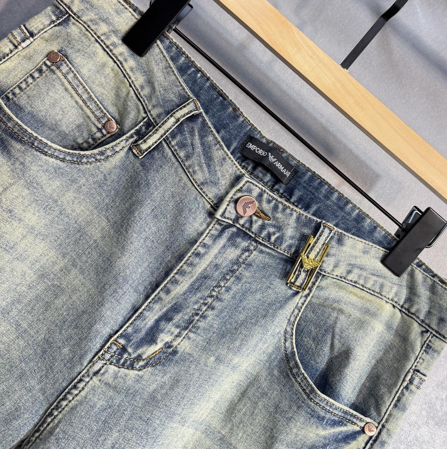 Armani Amani Jeans: Comfortable Luxury Style with High-Quality Turkish Cotton - 图片 4