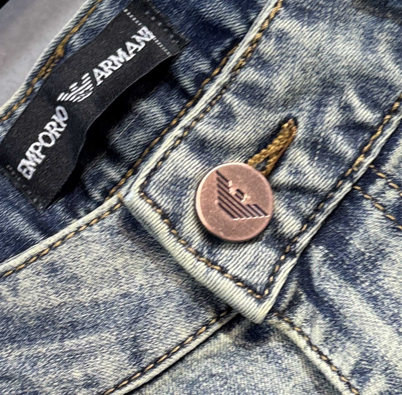 Armani Amani Jeans: Comfortable Luxury Style with High-Quality Turkish Cotton - 图片 6