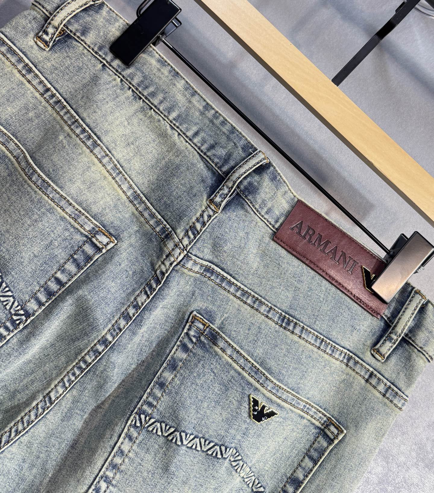 Armani Amani Jeans: Comfortable Luxury Style with High-Quality Turkish Cotton - 图片 7