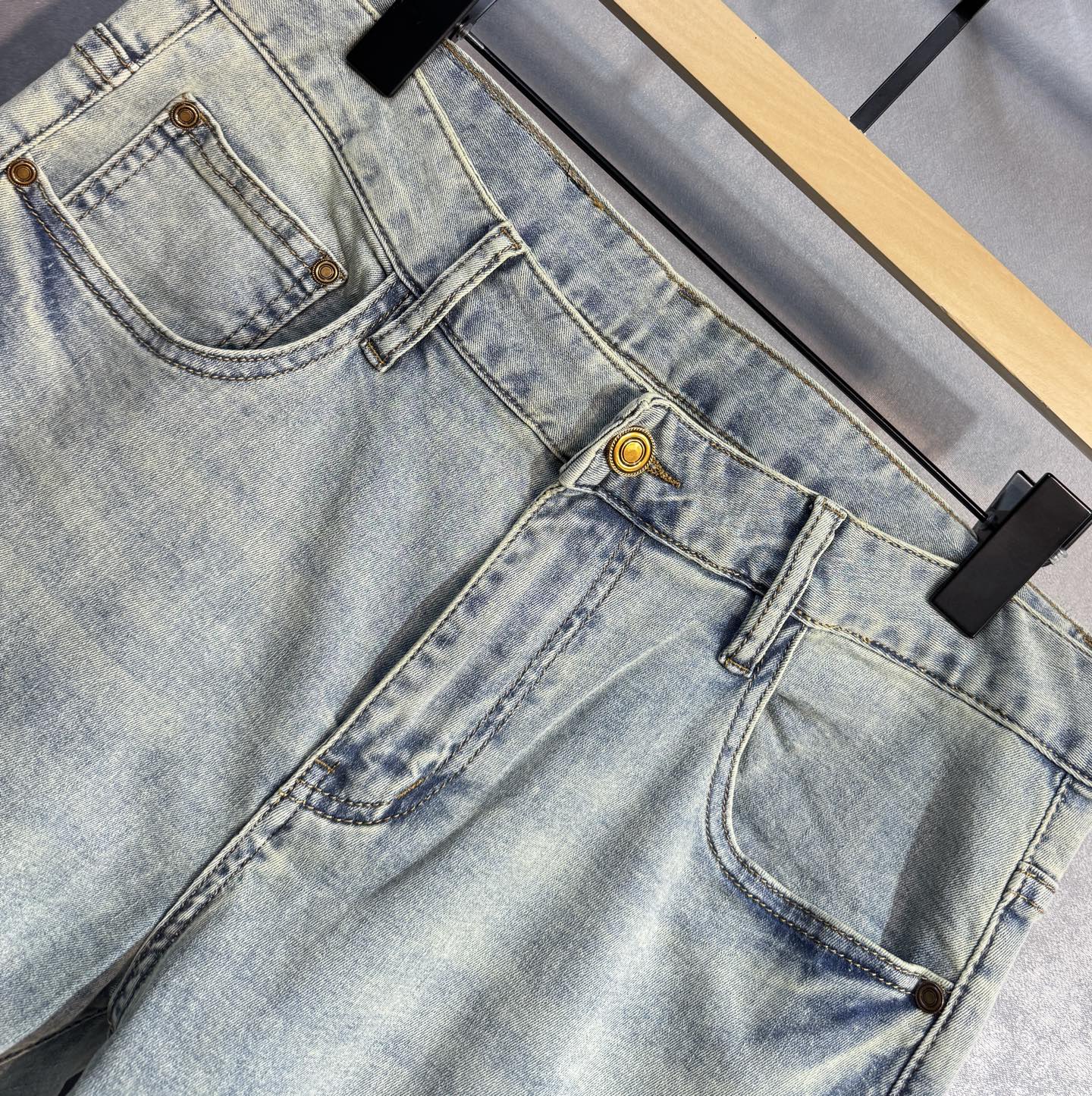 Moncler Spring/Summer Collection: Stylish, Comfortable, High-quality Materials, Tailored Pants, Thongs, Cotton. - 图片 4