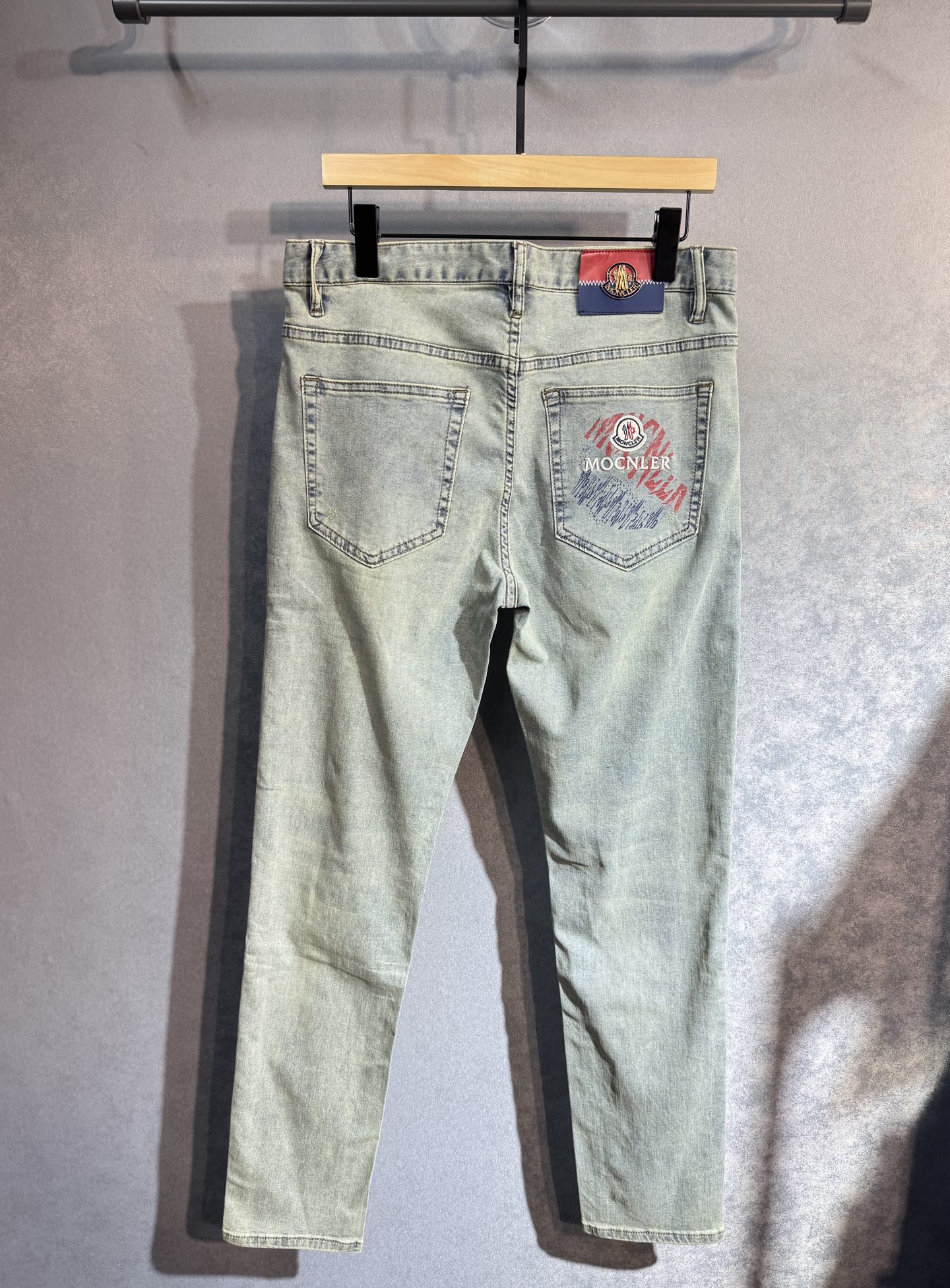 Moncler Spring/Summer Collection: Stylish, Comfortable, High-quality Materials, Tailored Pants, Thongs, Cotton. - 图片 3
