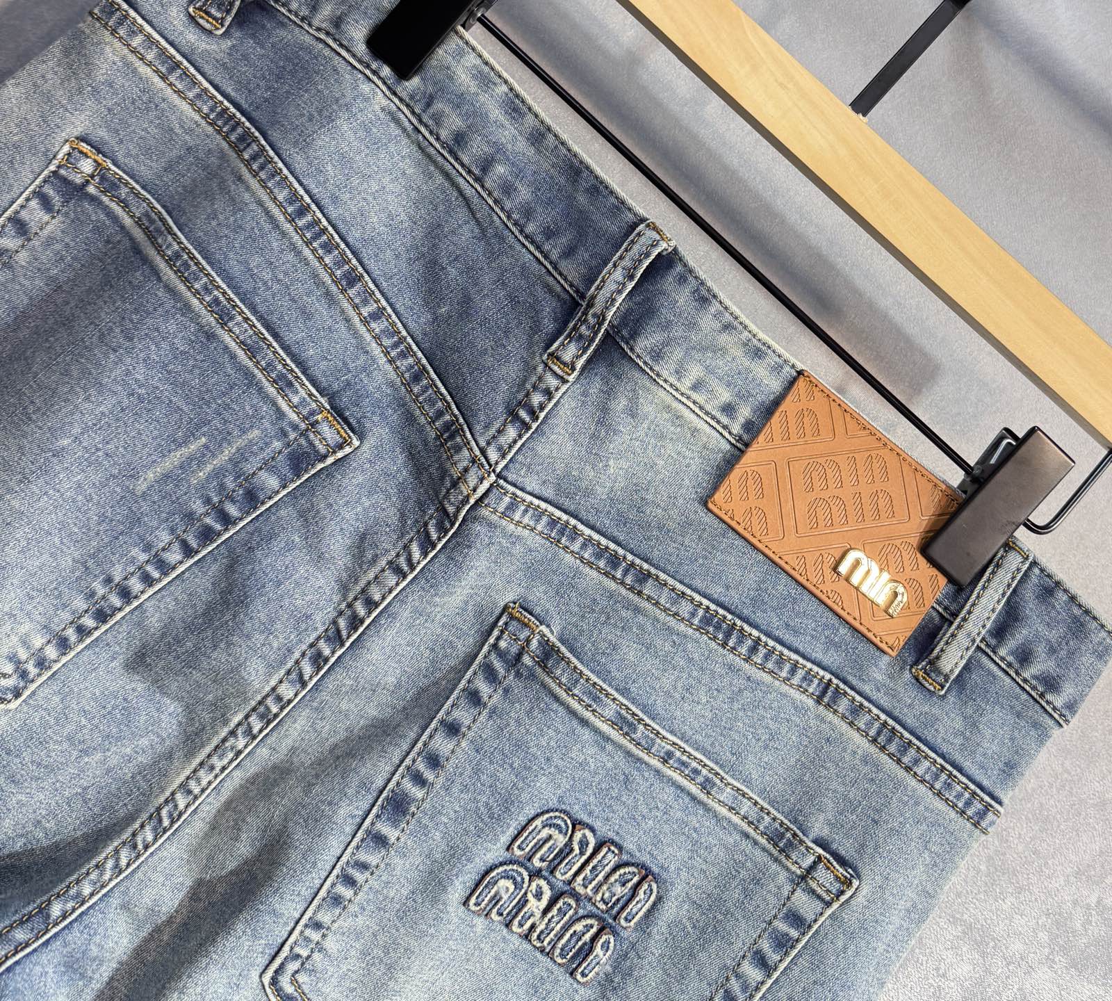 MIU MiU 25ss Jeans: Hot Sales, Comfortable Luxury Pants in Turkish Cotton - 图片 7